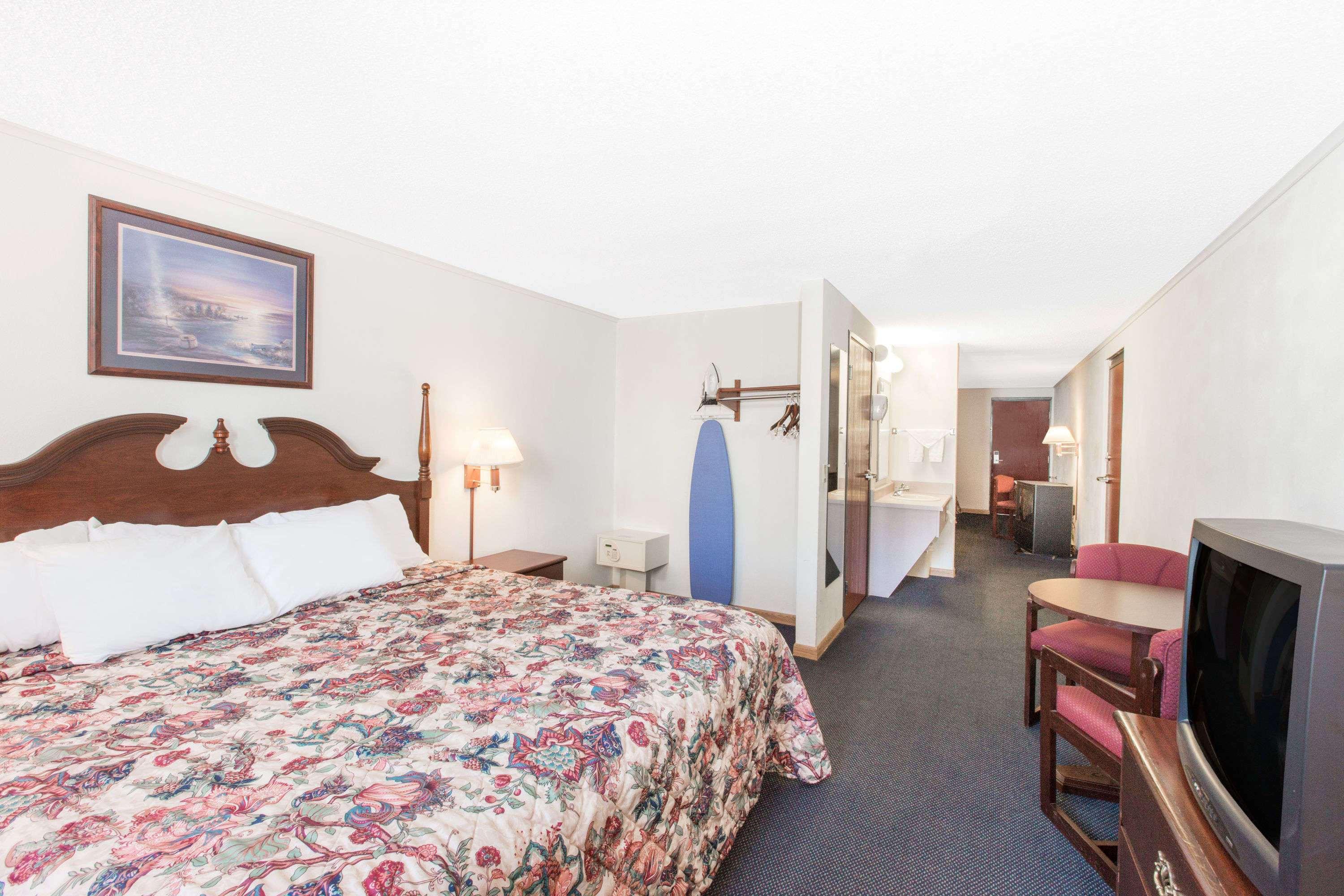 Days Inn by Wyndham Effingham — photo 5