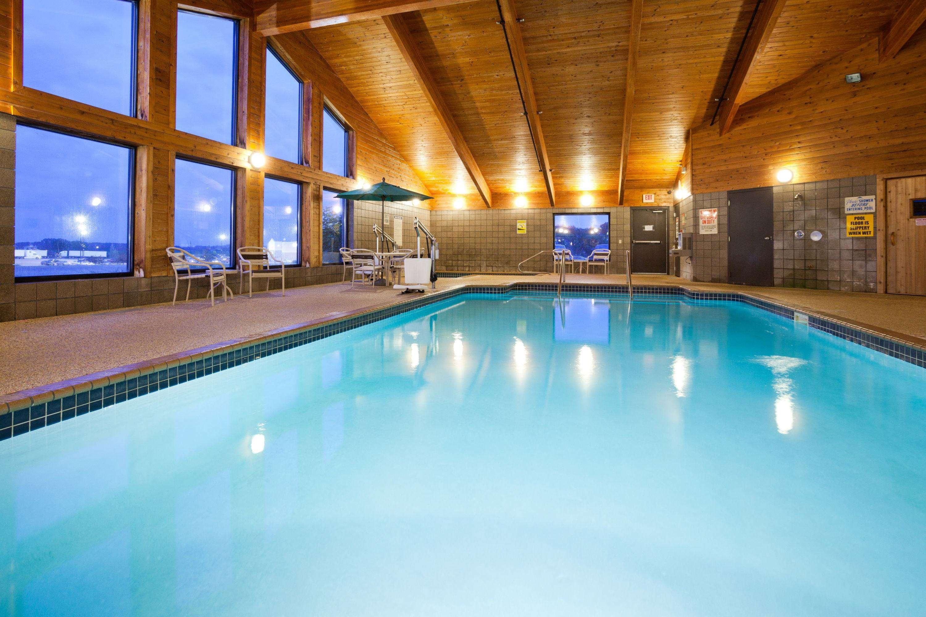 AmericInn Lodge & Suites Sauk Centre — photo 5