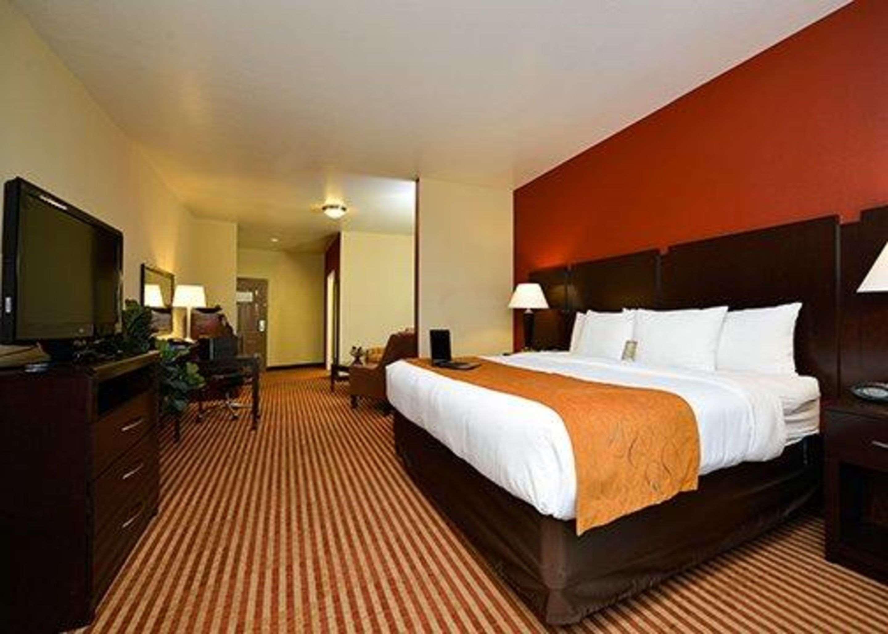 Comfort Suites Bay City — photo 4