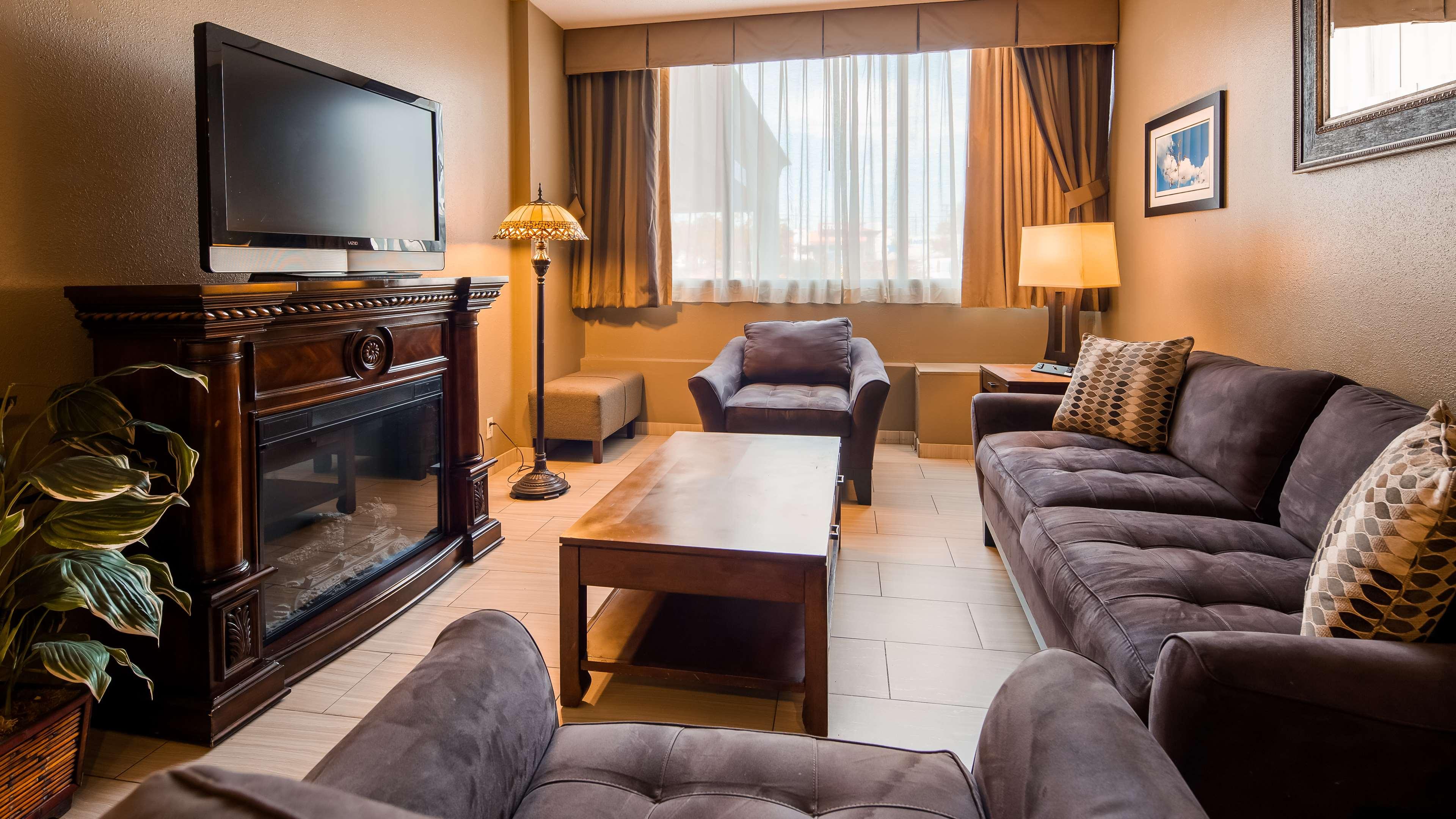 Best Western Plus Sterling Hotel & Suites — photo 4