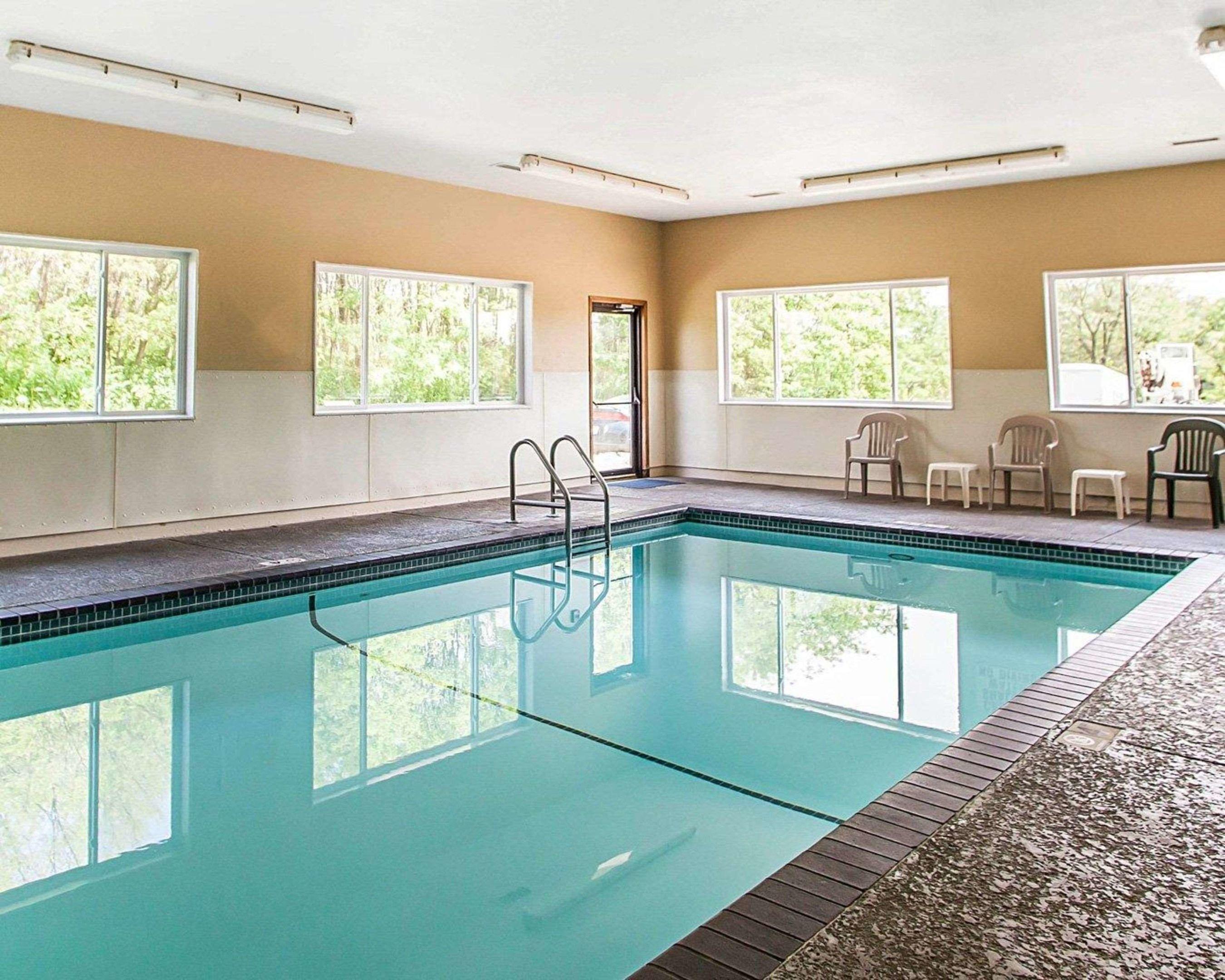 Quality Inn & Suites Davenport Near I-80 — photo 4