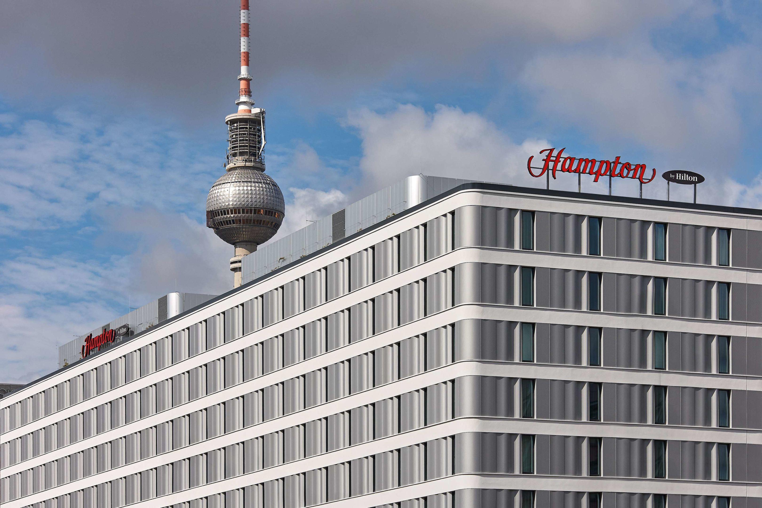 Hampton By Hilton Berlin City Centre Alexanderplatz — photo 3
