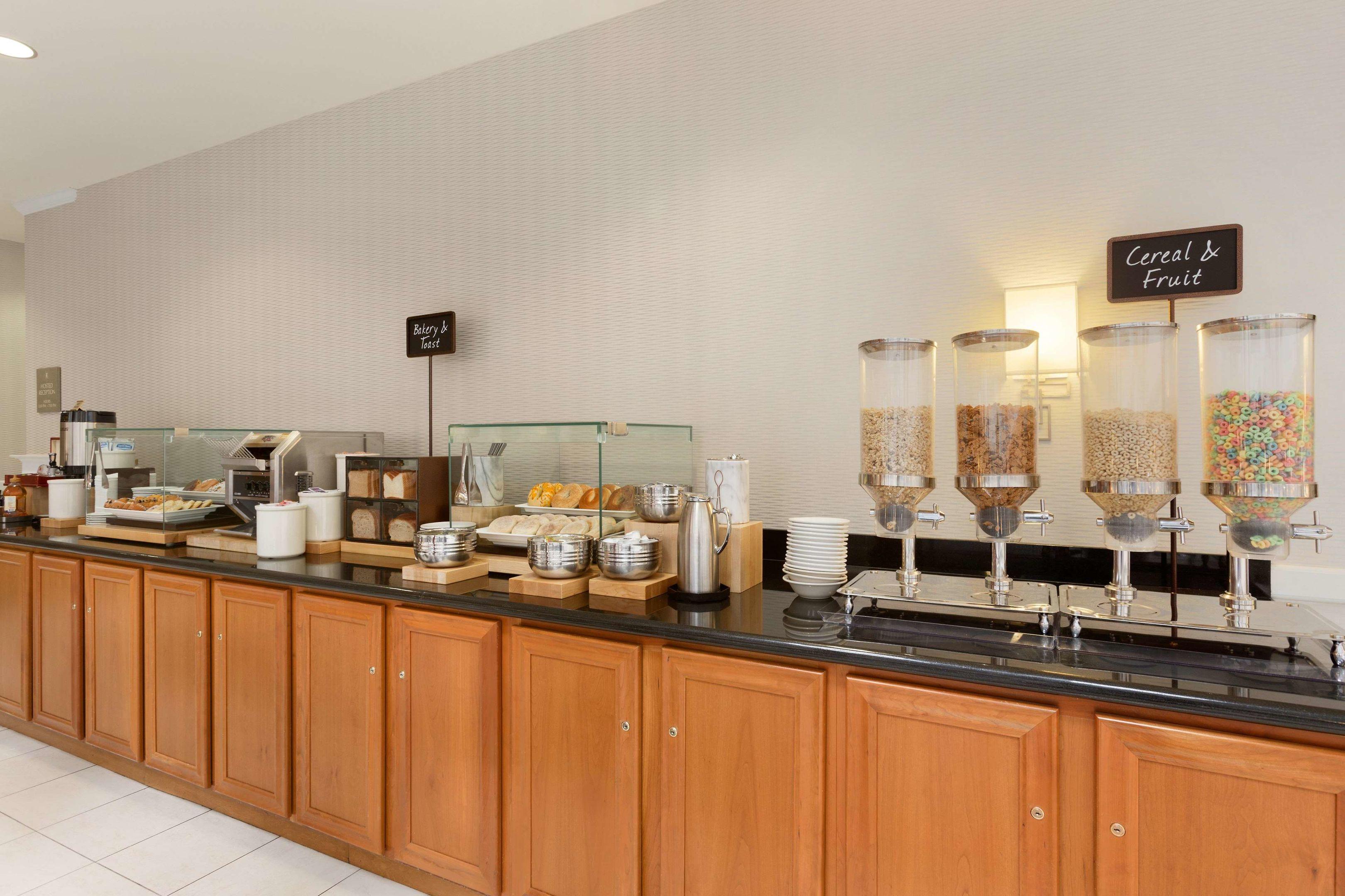 Embassy Suites Newark Wilmington South — photo 5