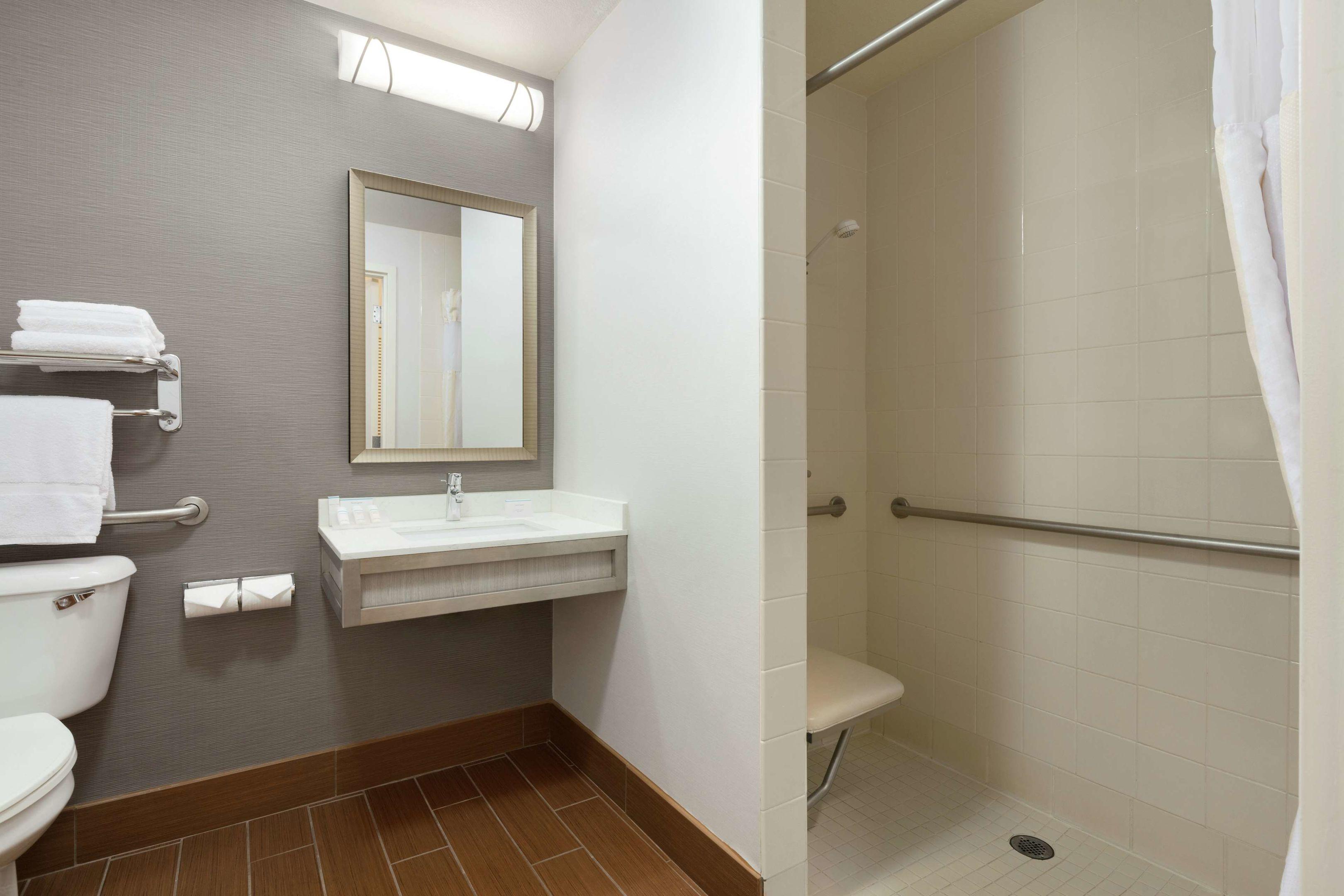 Hilton Garden Inn Gilroy — photo 4