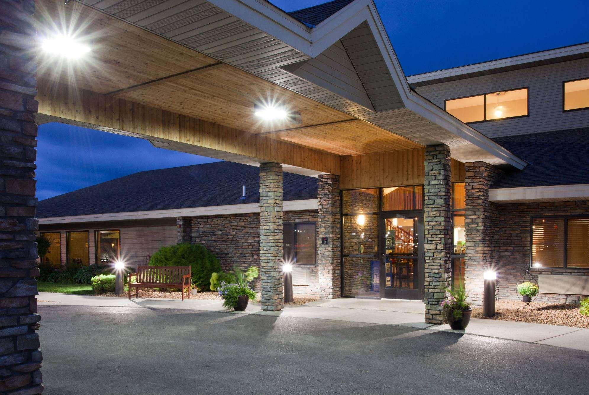 AmericInn by Wyndham Thief River Falls — photo 3