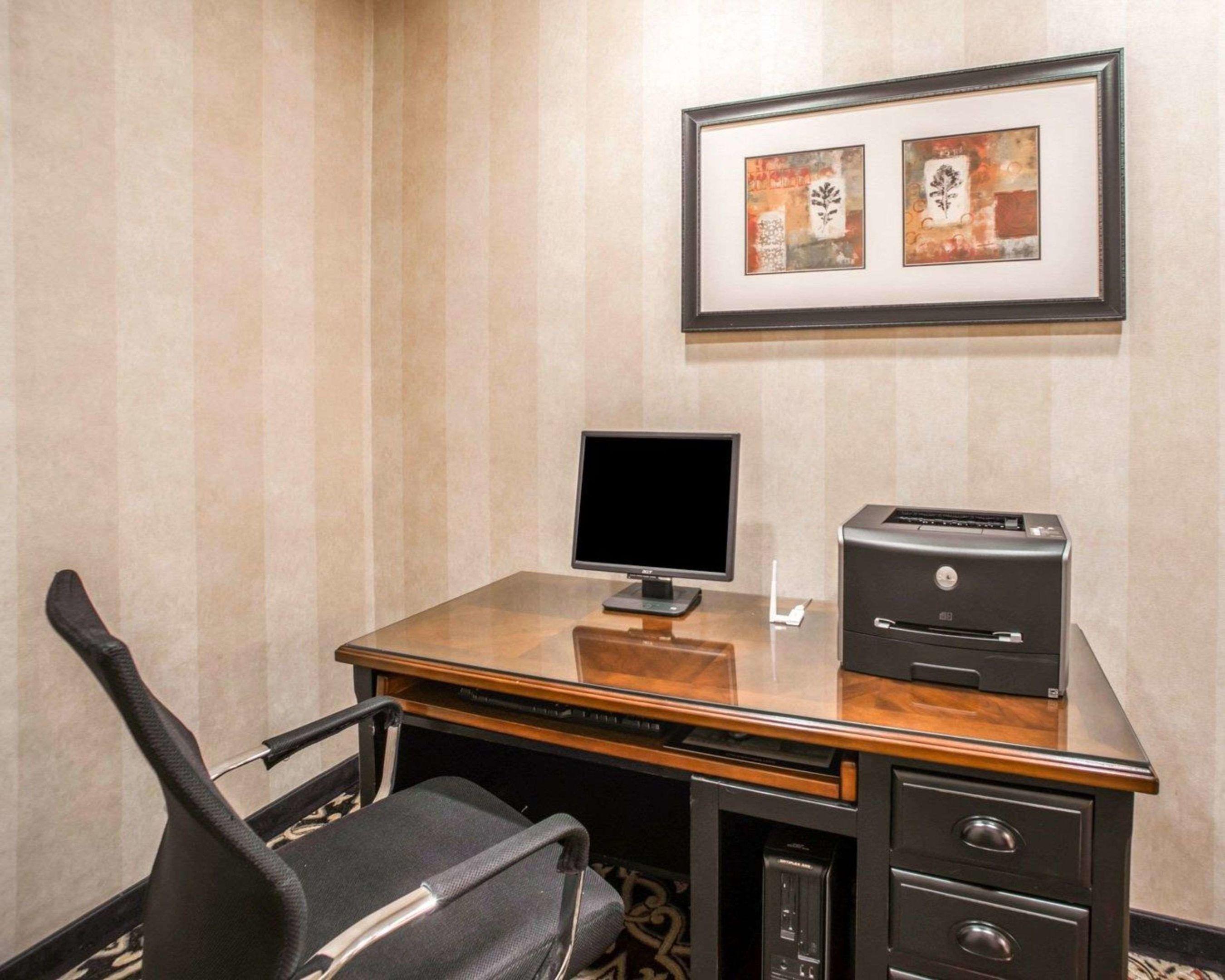 Sleep Inn & Suites — photo 4