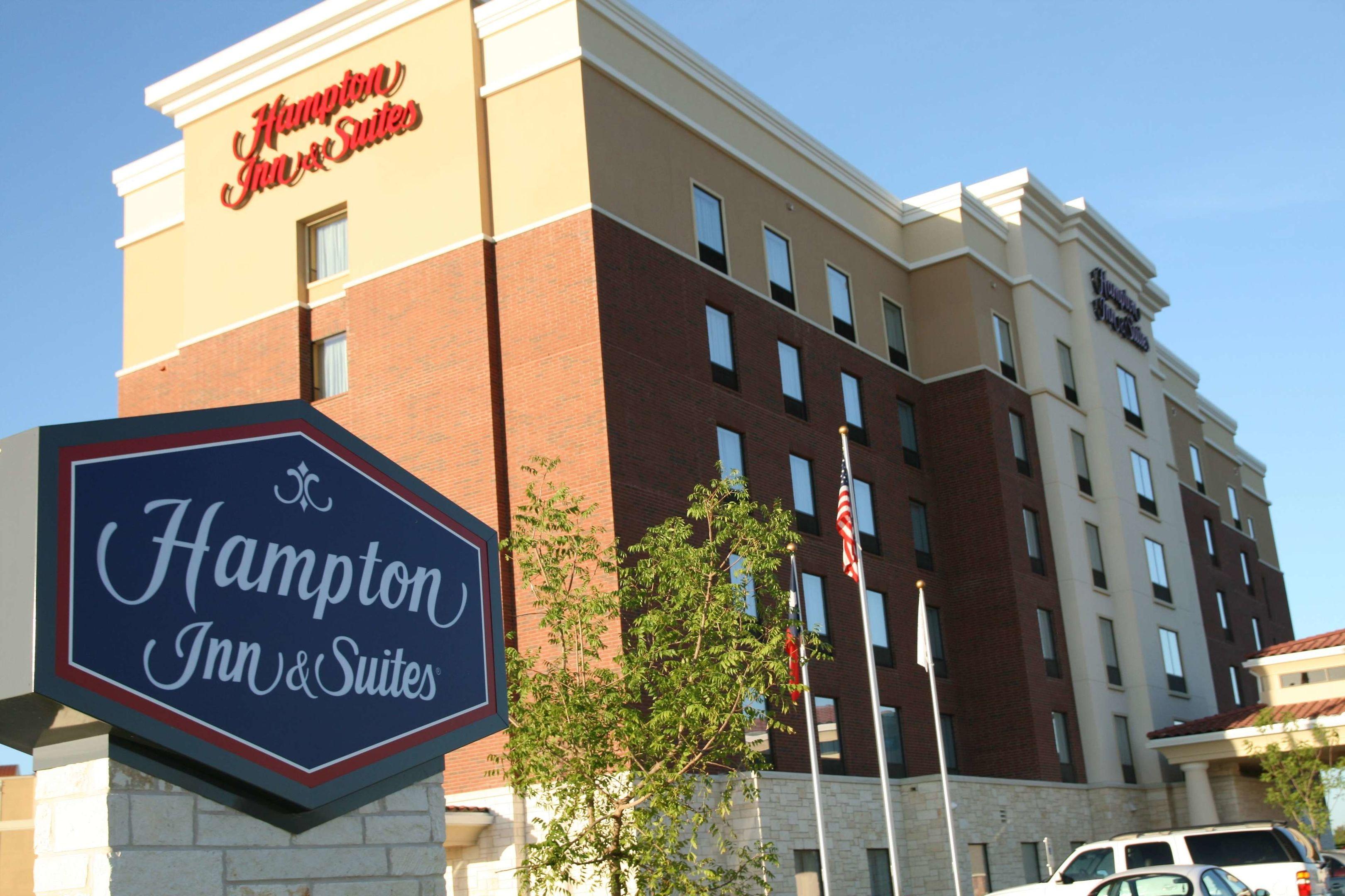 Hampton Inn and Suites Dallas/Lewisville-Vista Ridge Mall