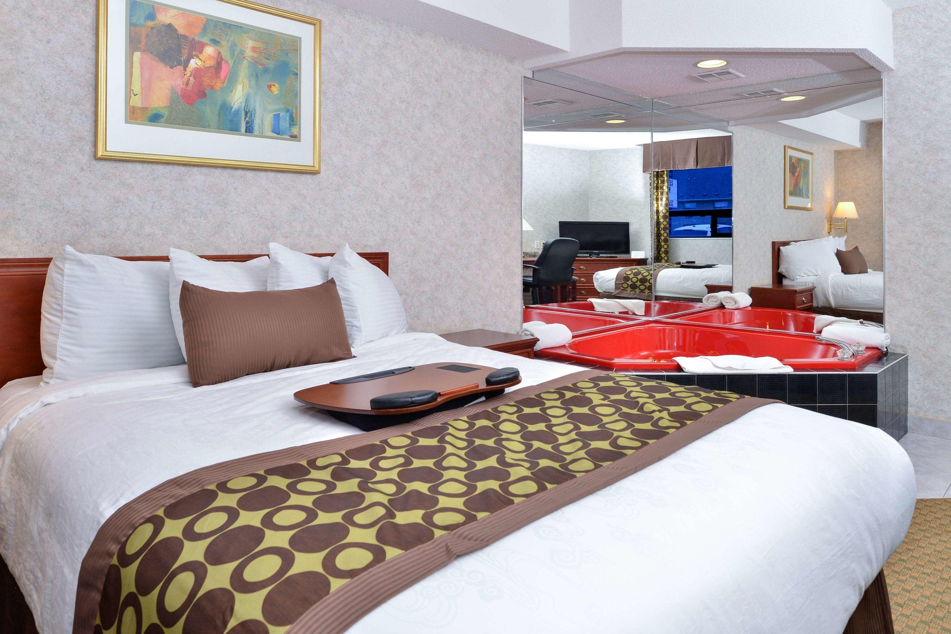 Lexington Inn & Suites Windsor — photo 3