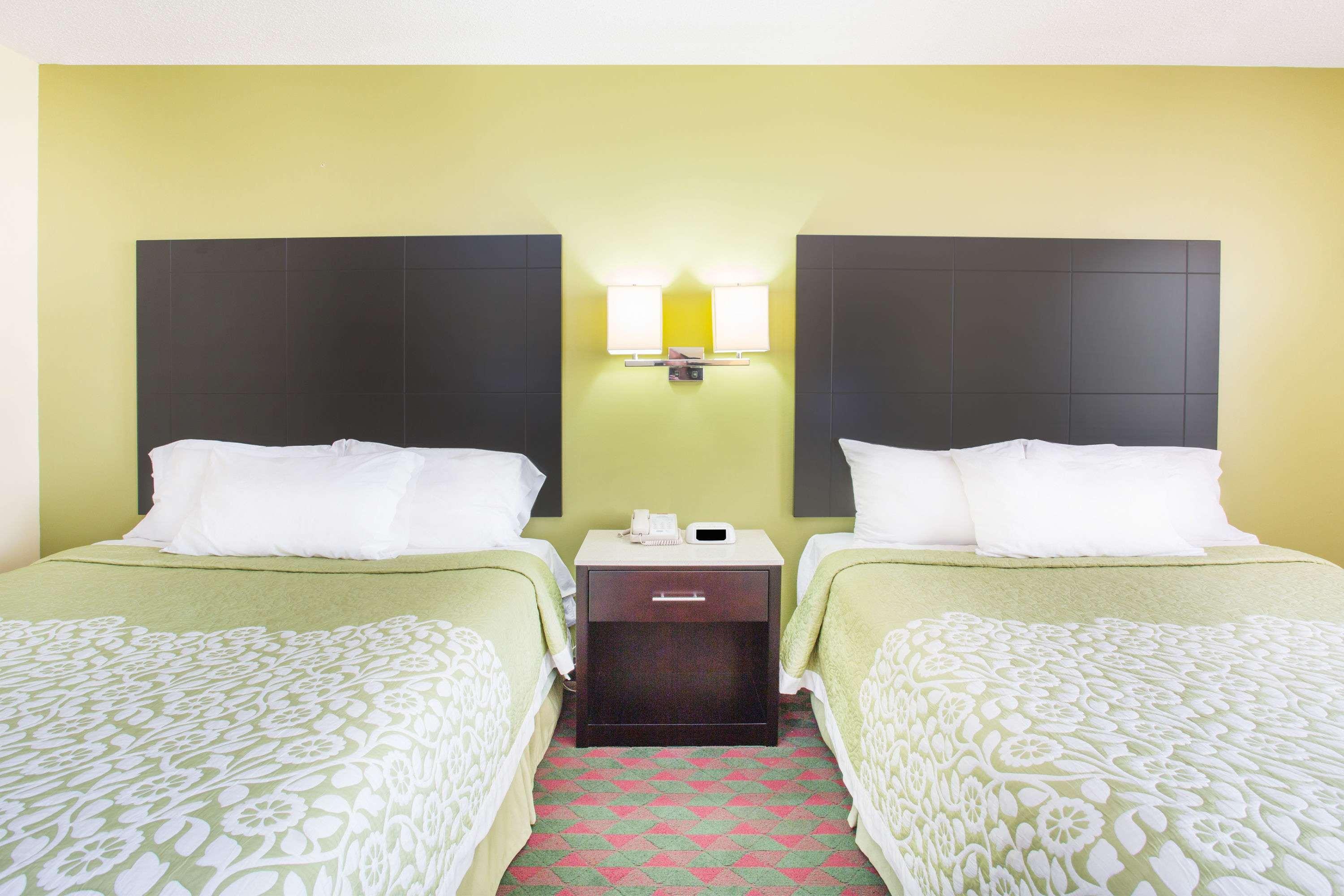 Days Inn by Wyndham Lexington NE — photo 4