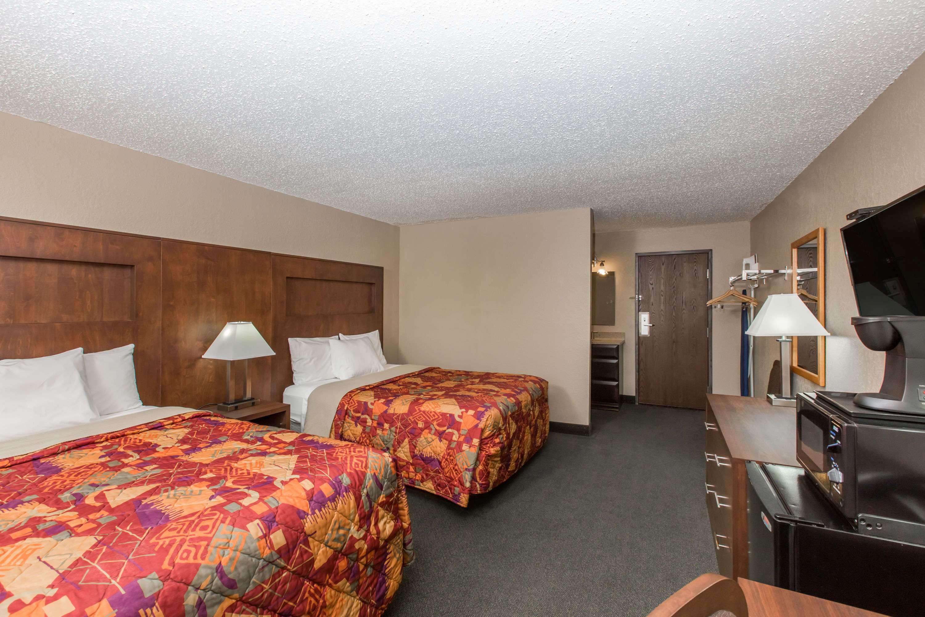 Days Inn by Wyndham Pierre — photo 4