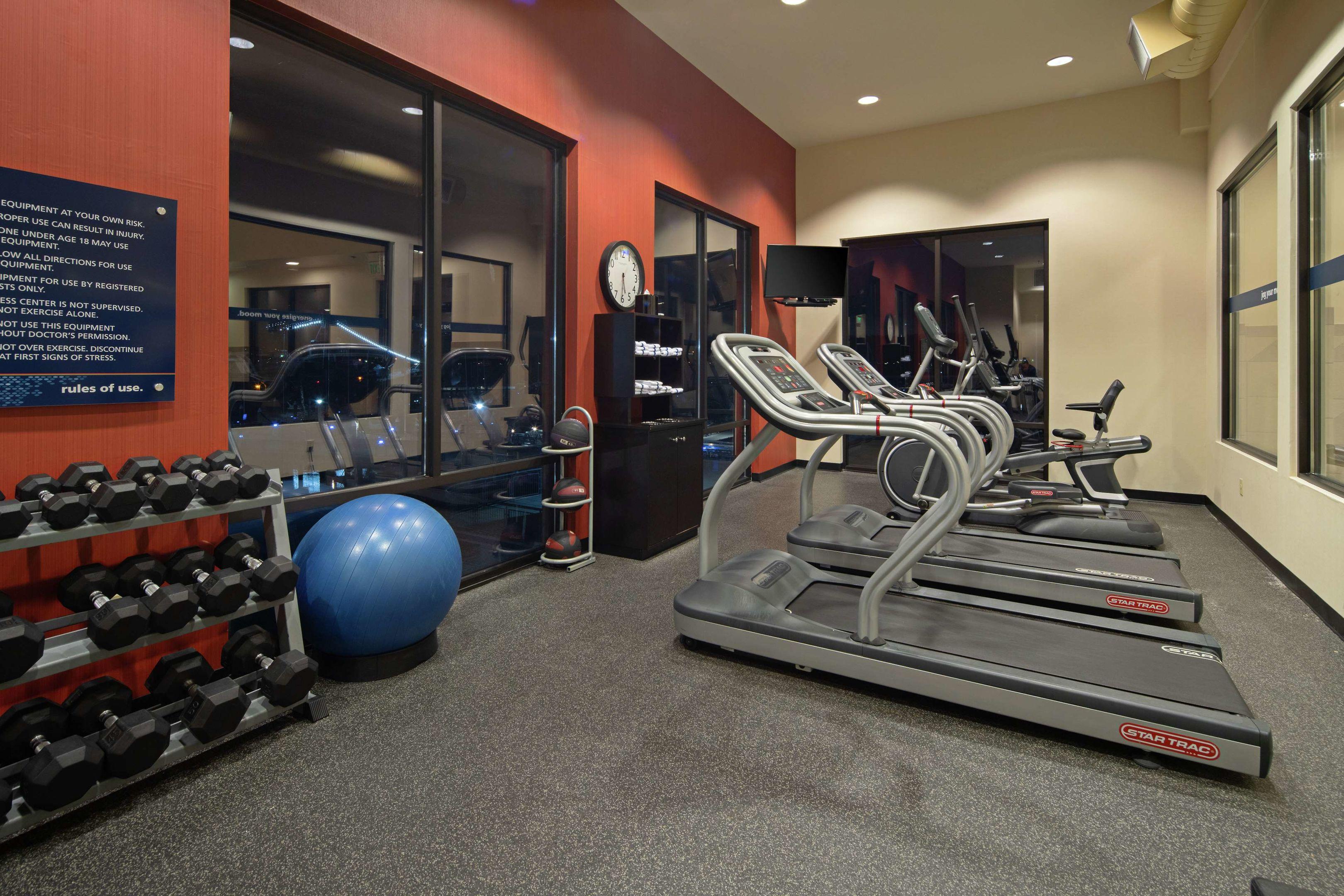 Hampton Inn & Suites Bremerton — photo 3