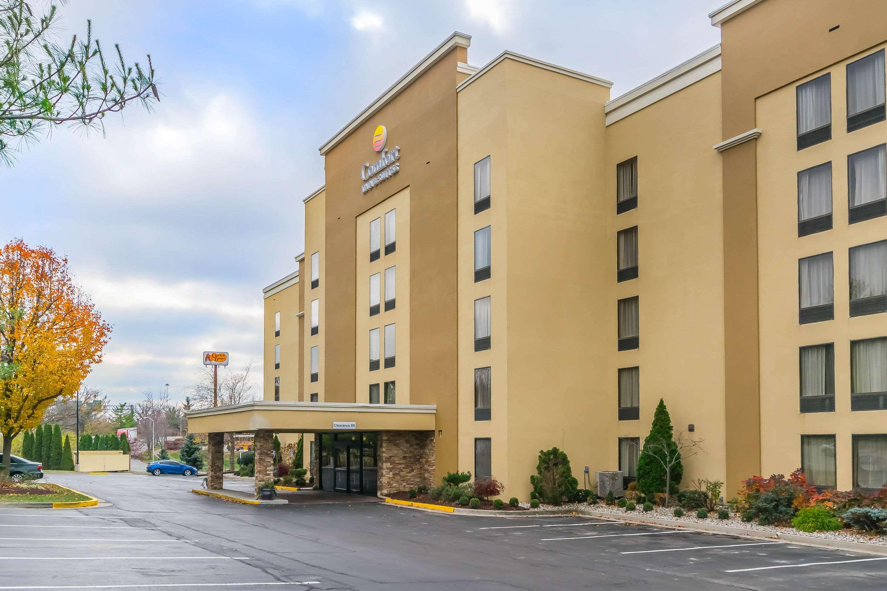 Comfort Inn & Suites — photo 3
