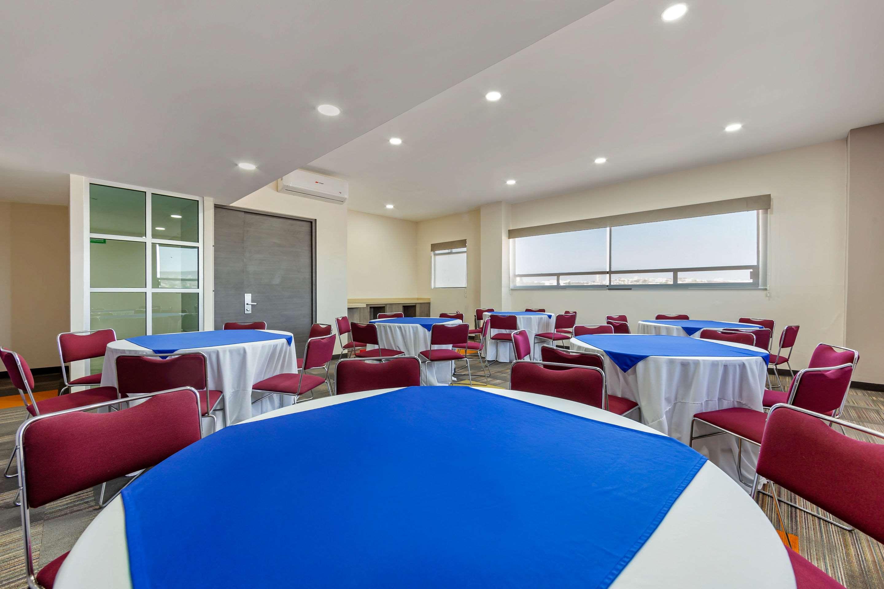 Comfort Inn Queretaro — photo 5