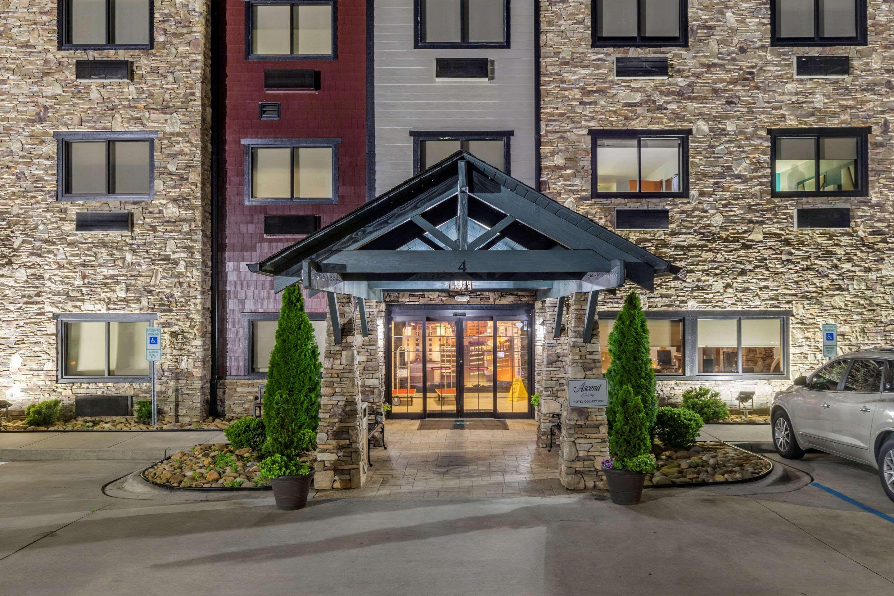 Brookstone Lodge — photo 5