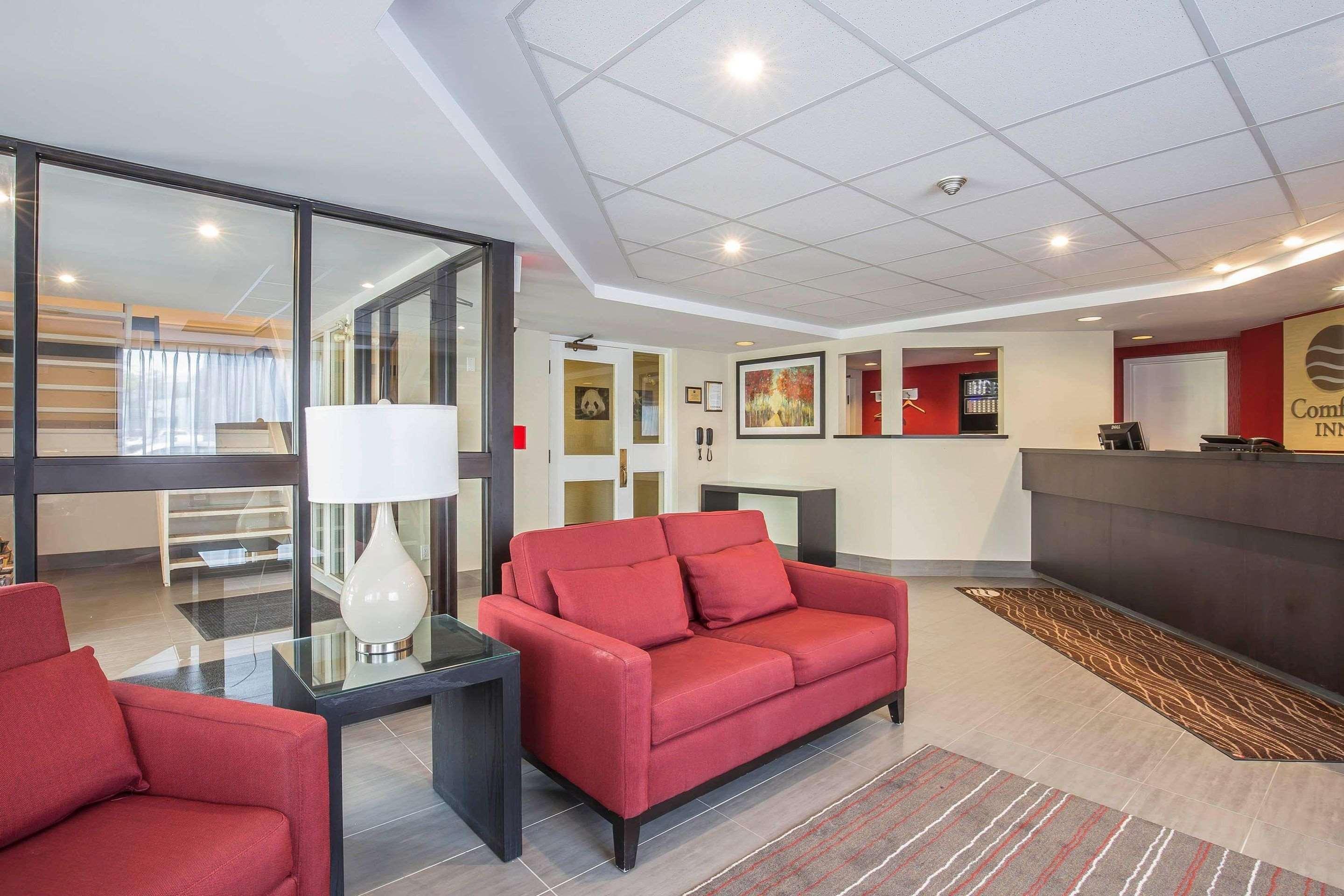 Comfort Inn Pickering — photo 3