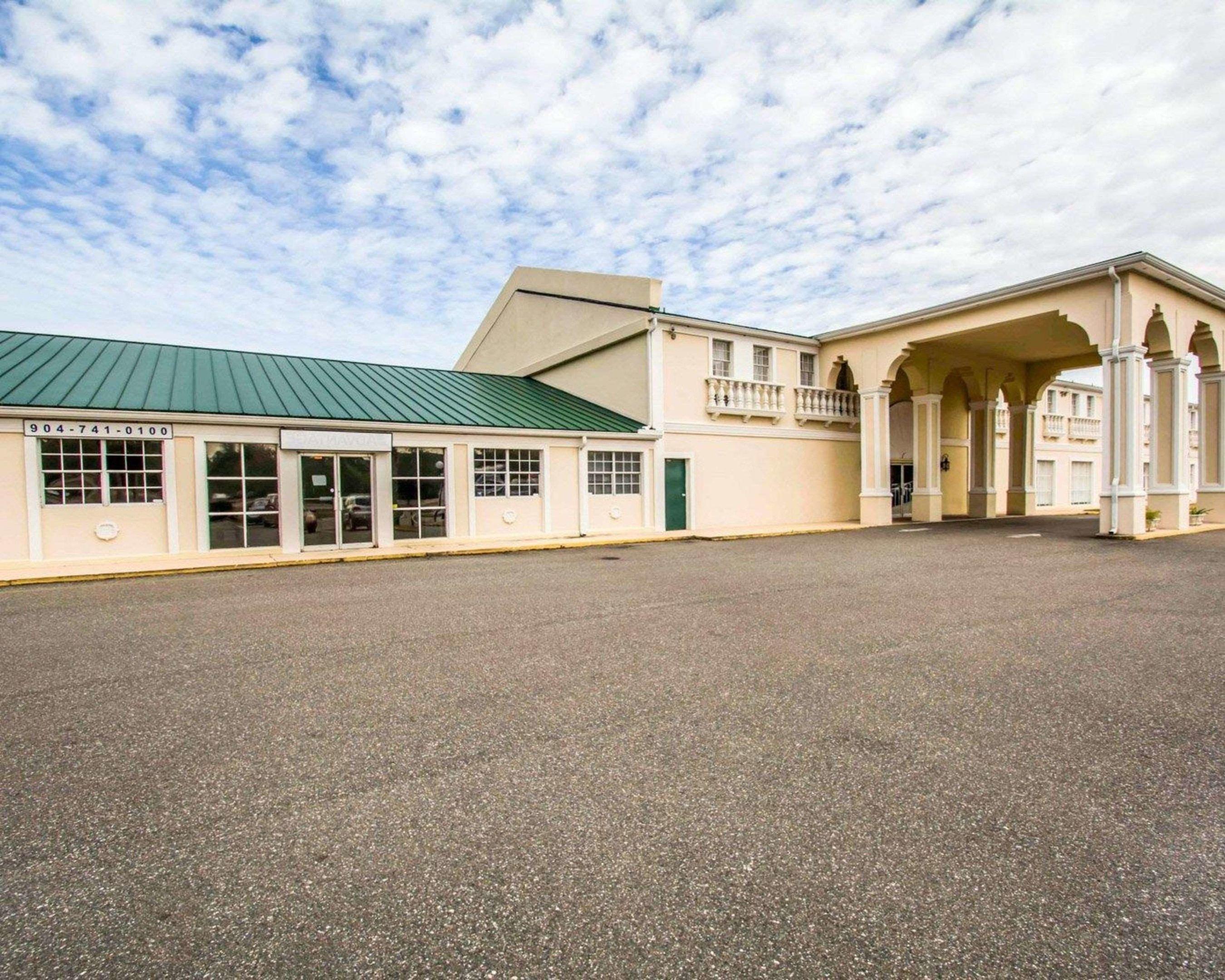 Quality Inn Airport — photo 4