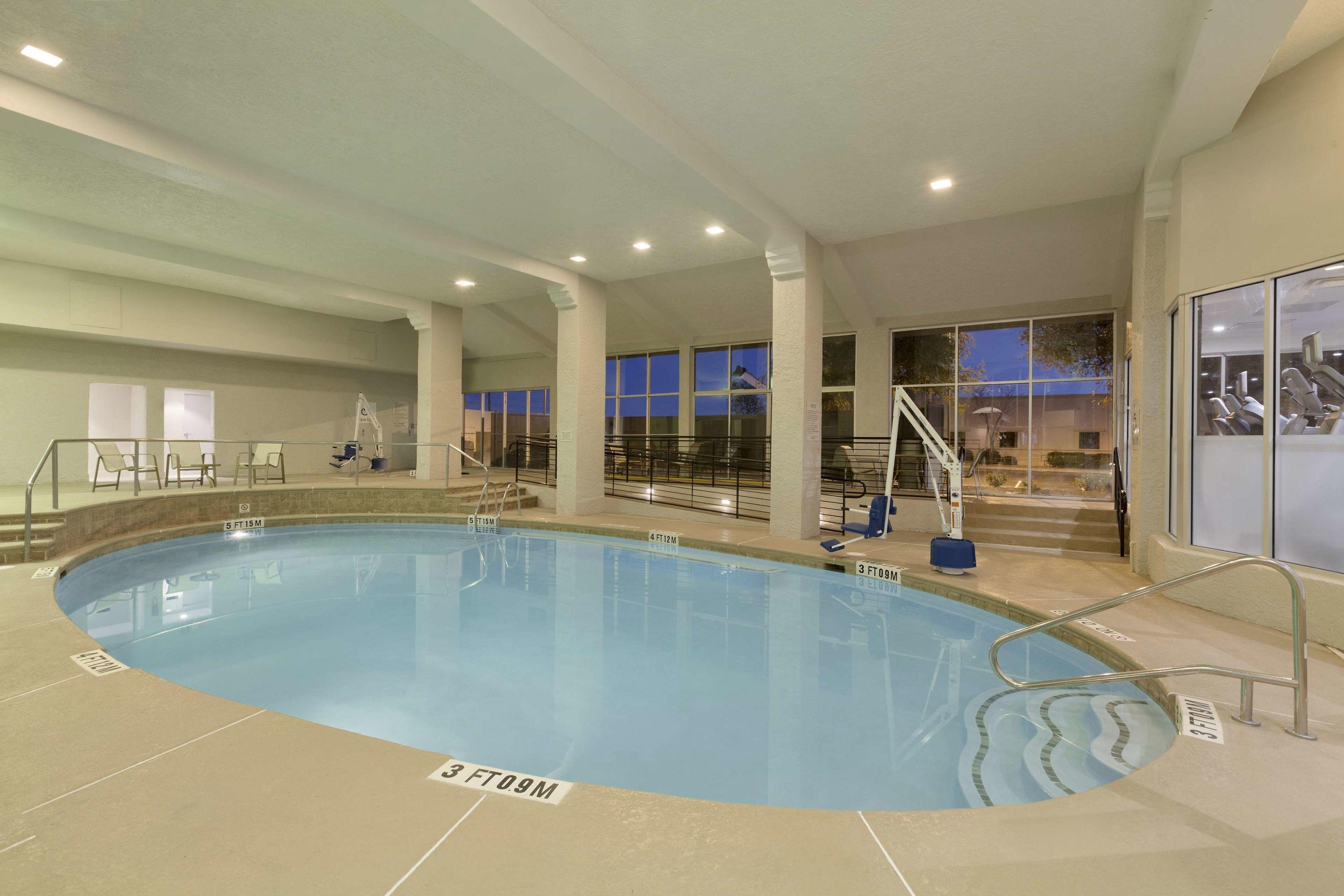 Embassy Suites by Hilton Hotel El Paso — photo 3