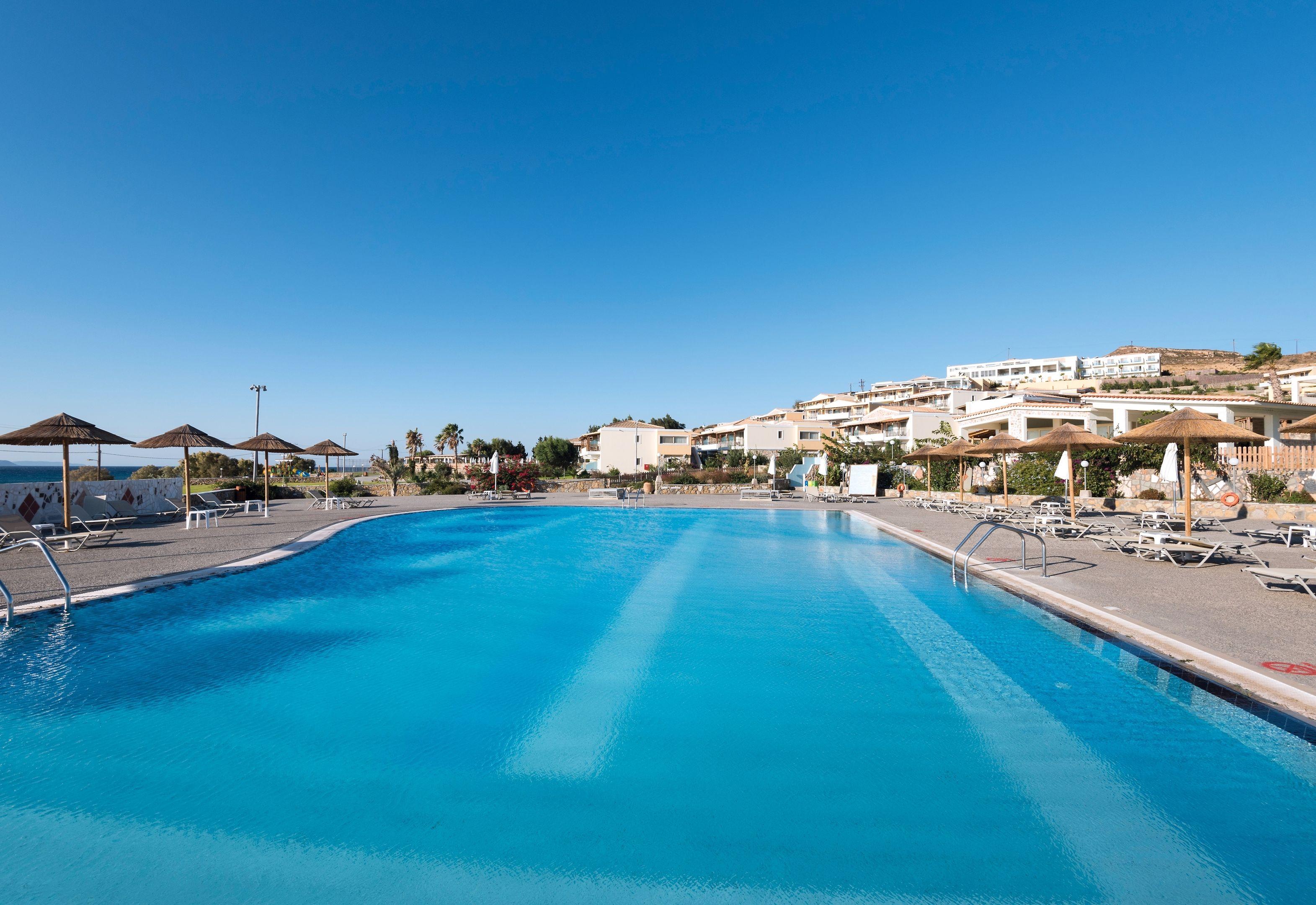 Grand Blue Beach Hotel — photo 5