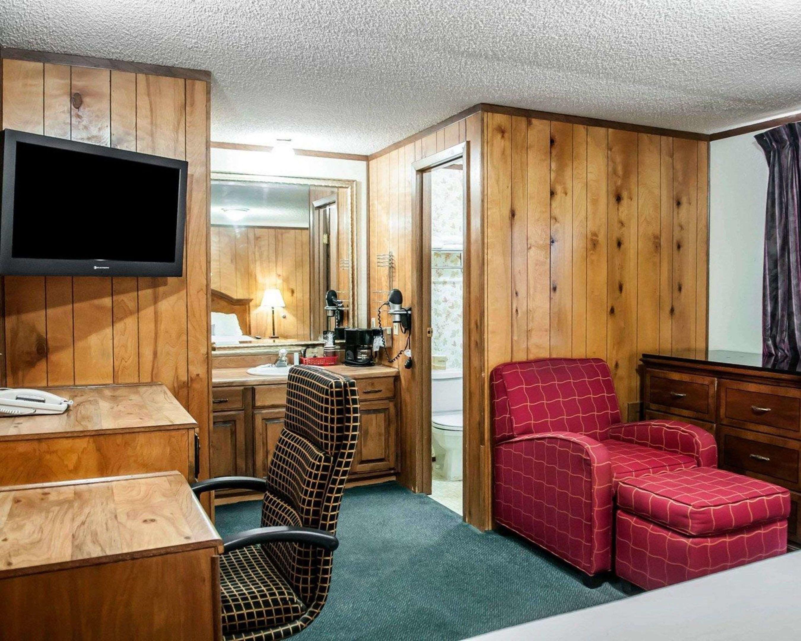 Rodeway Inn — photo 4