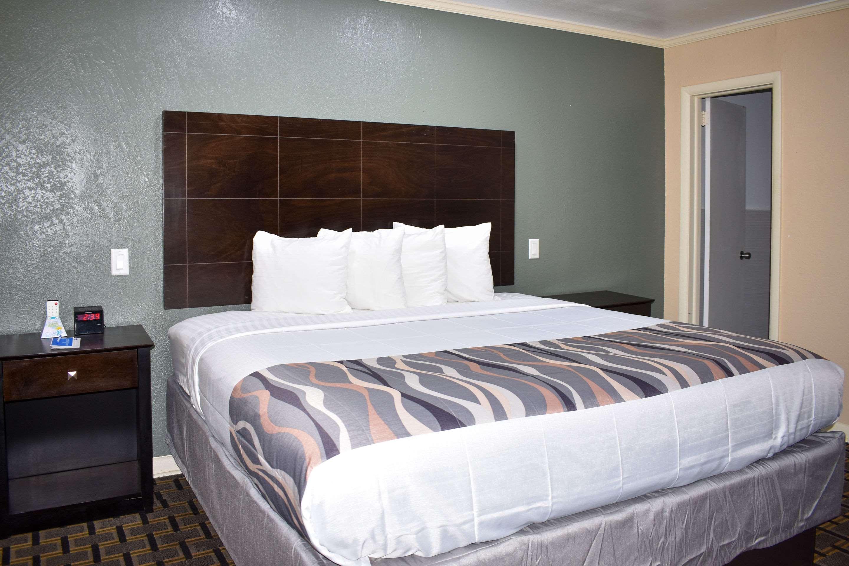Rodeway Inn Swainsboro — photo 3