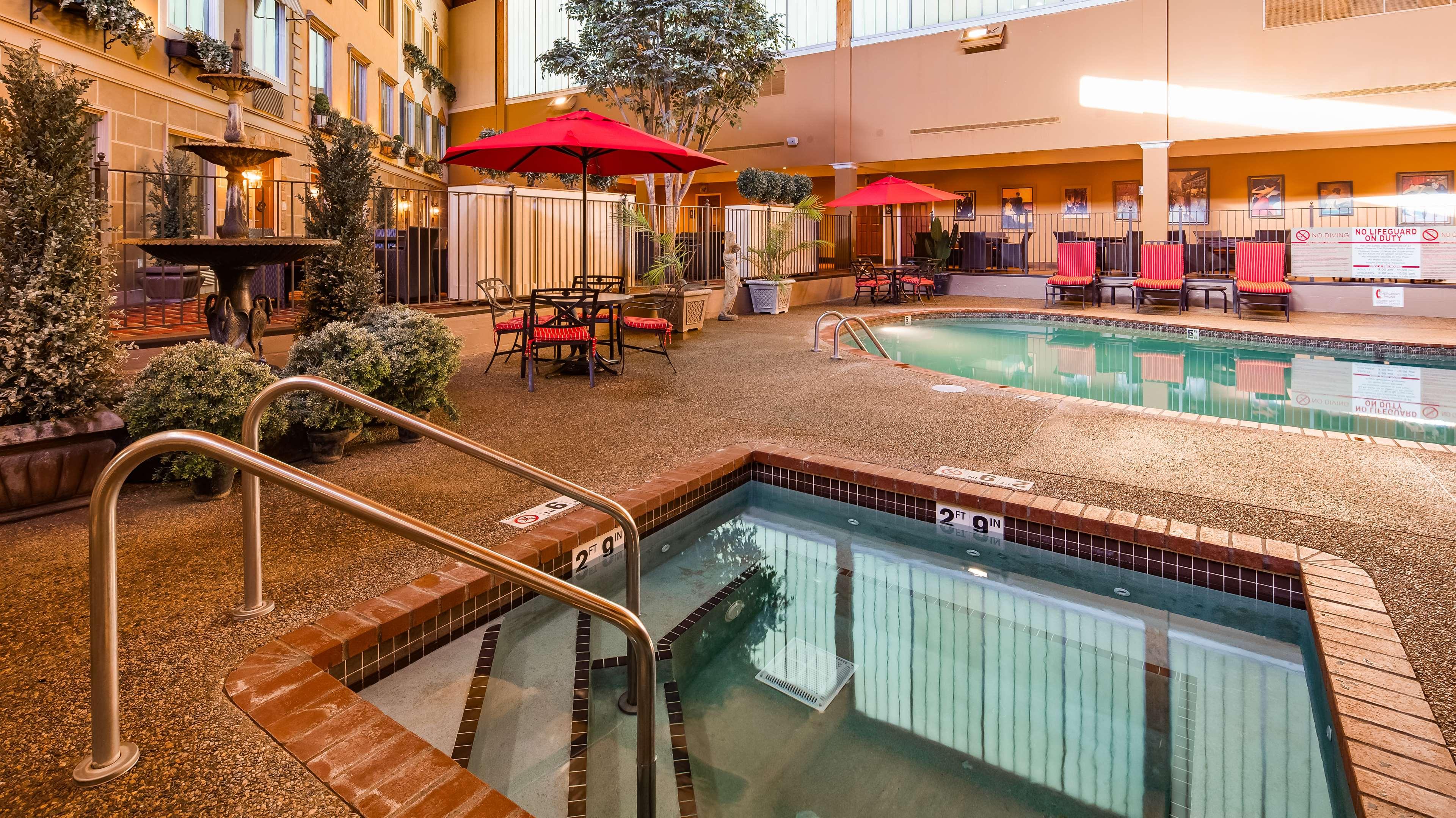 Best Western Plus White Bear Country Inn — photo 4
