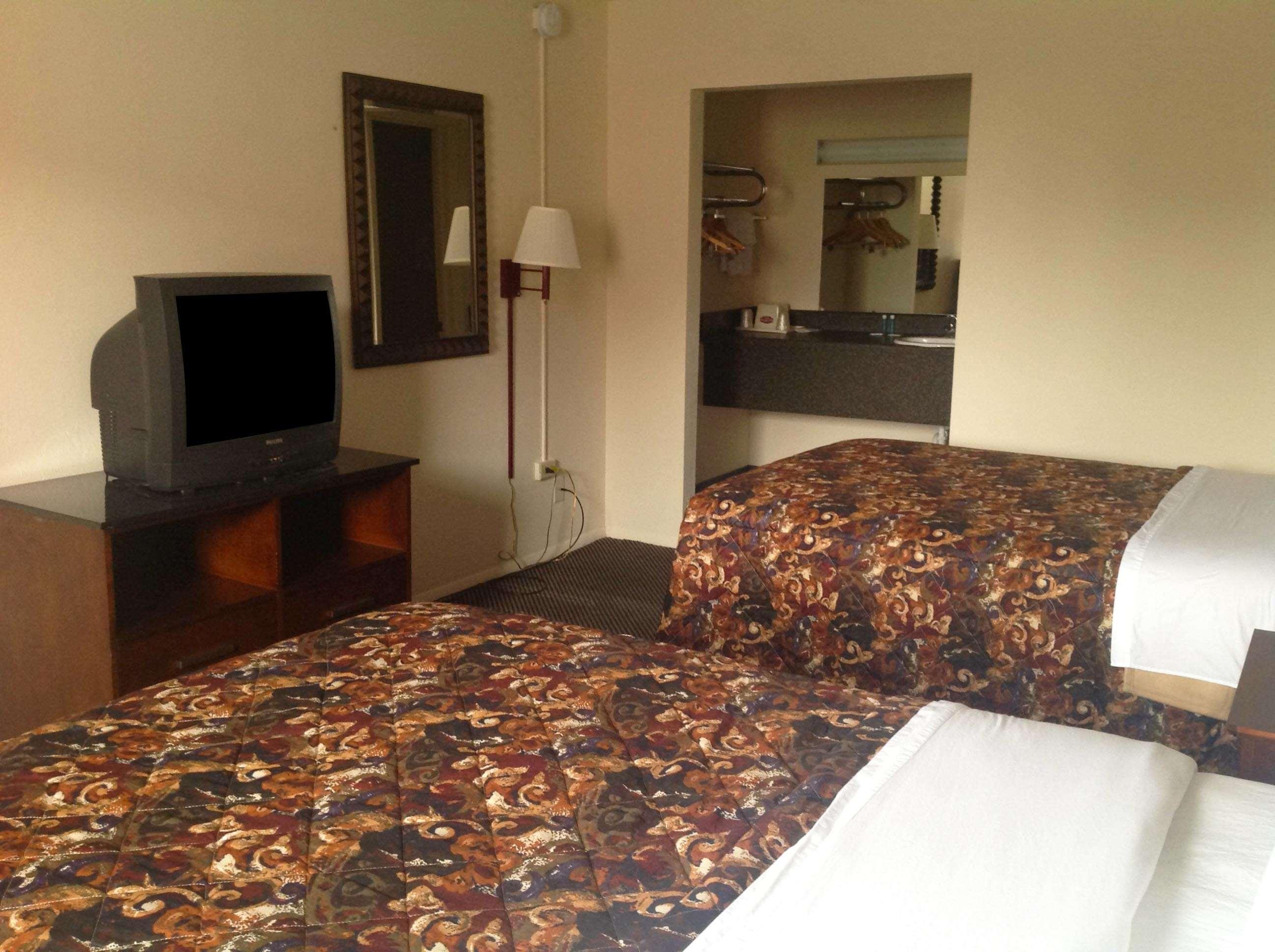 Country Hearth Inn & Suites - Indianapolis — photo 5