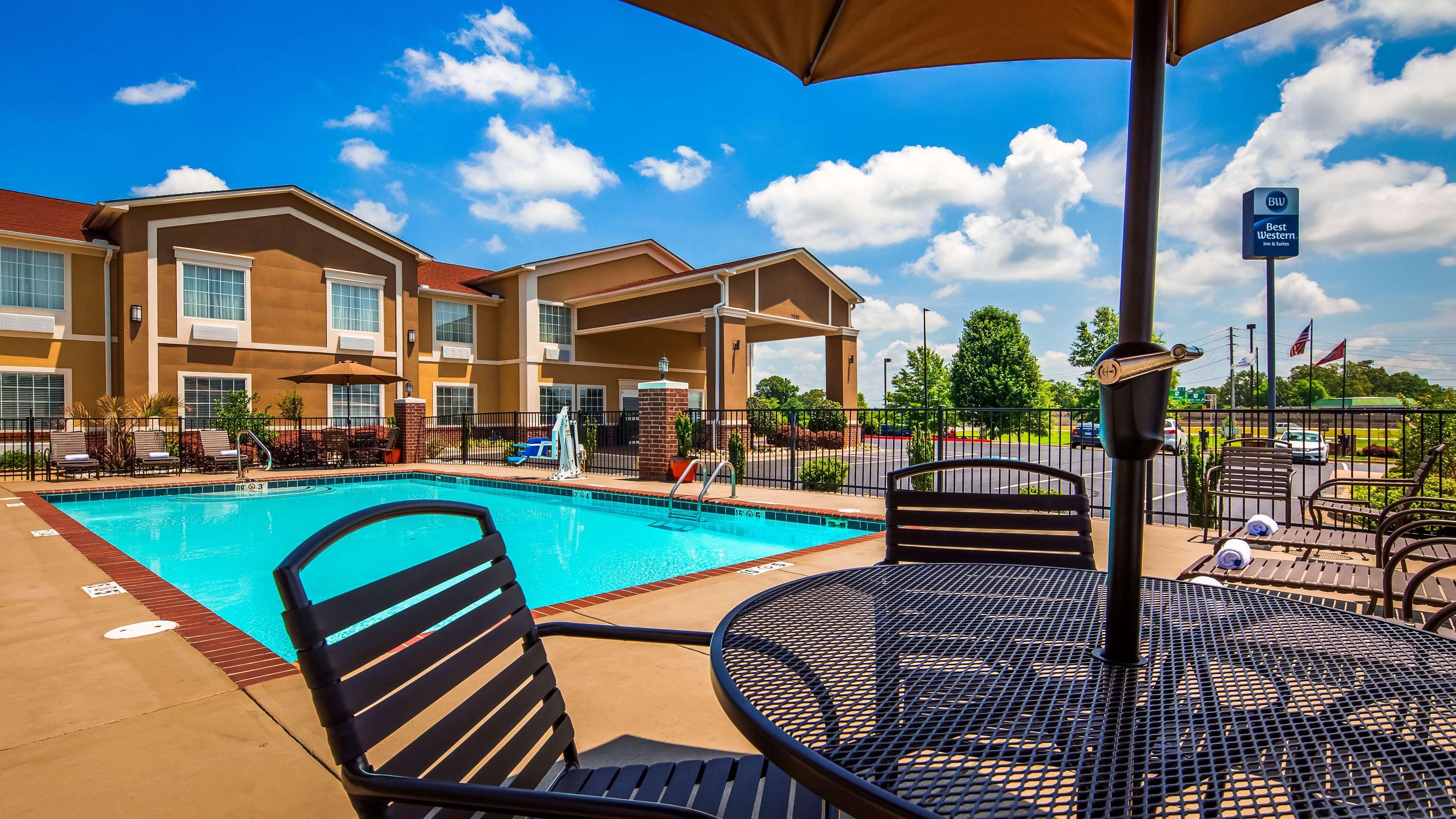 Best Western Sherwood Inn & Suites — photo 4