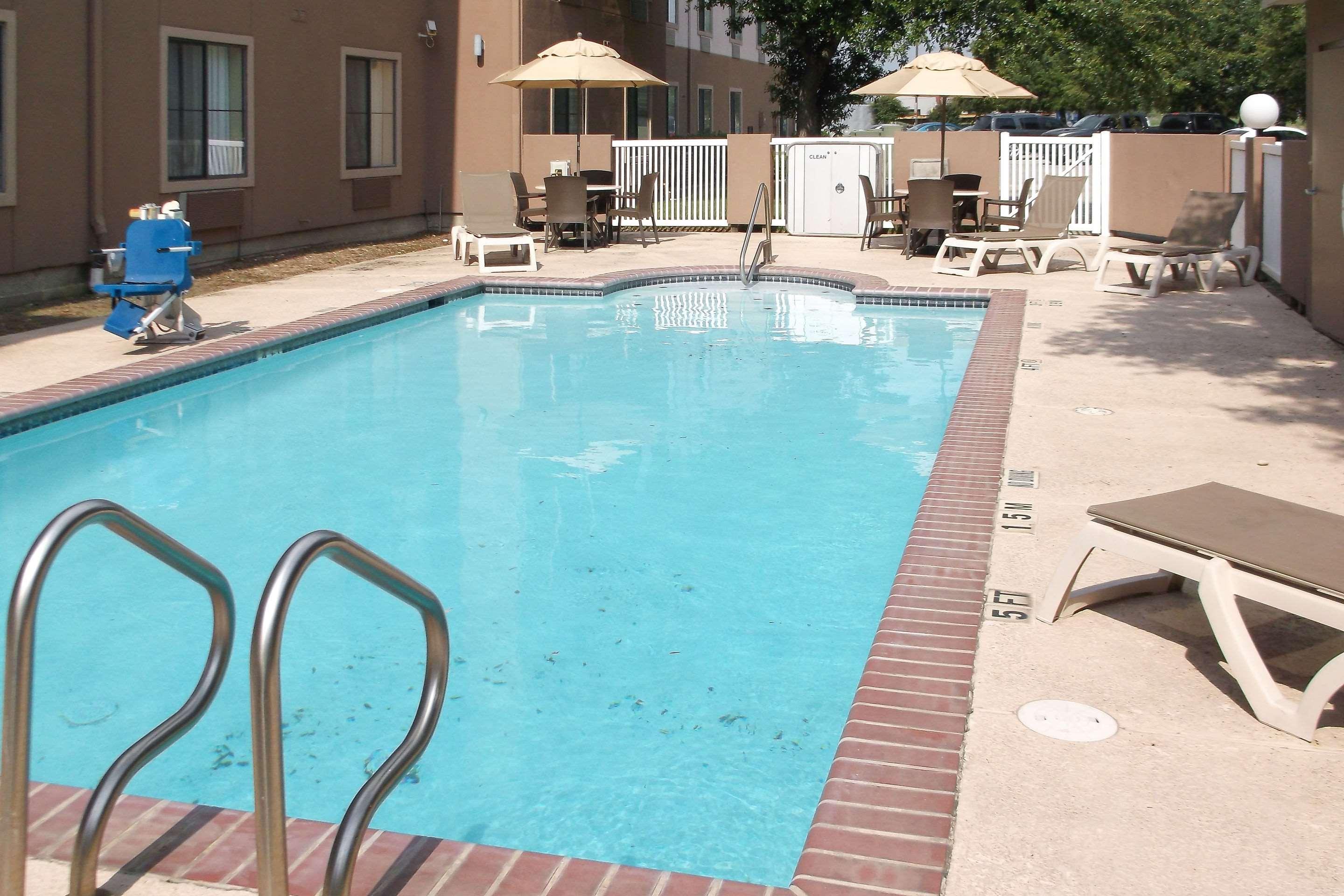 Comfort Inn & Suites - Seguin — photo 5