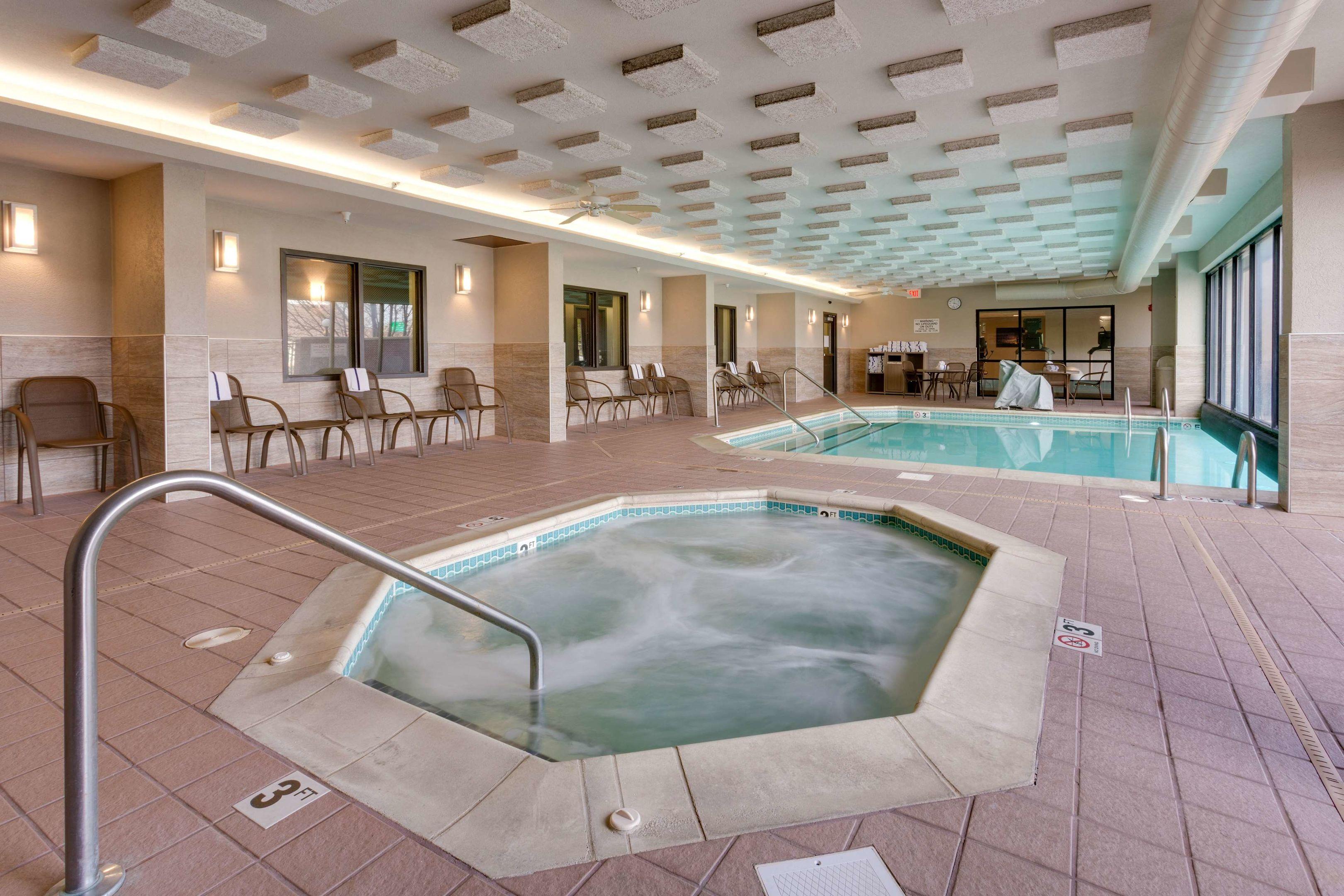 Drury Inn & Suites Kansas City Overland Park — photo 4