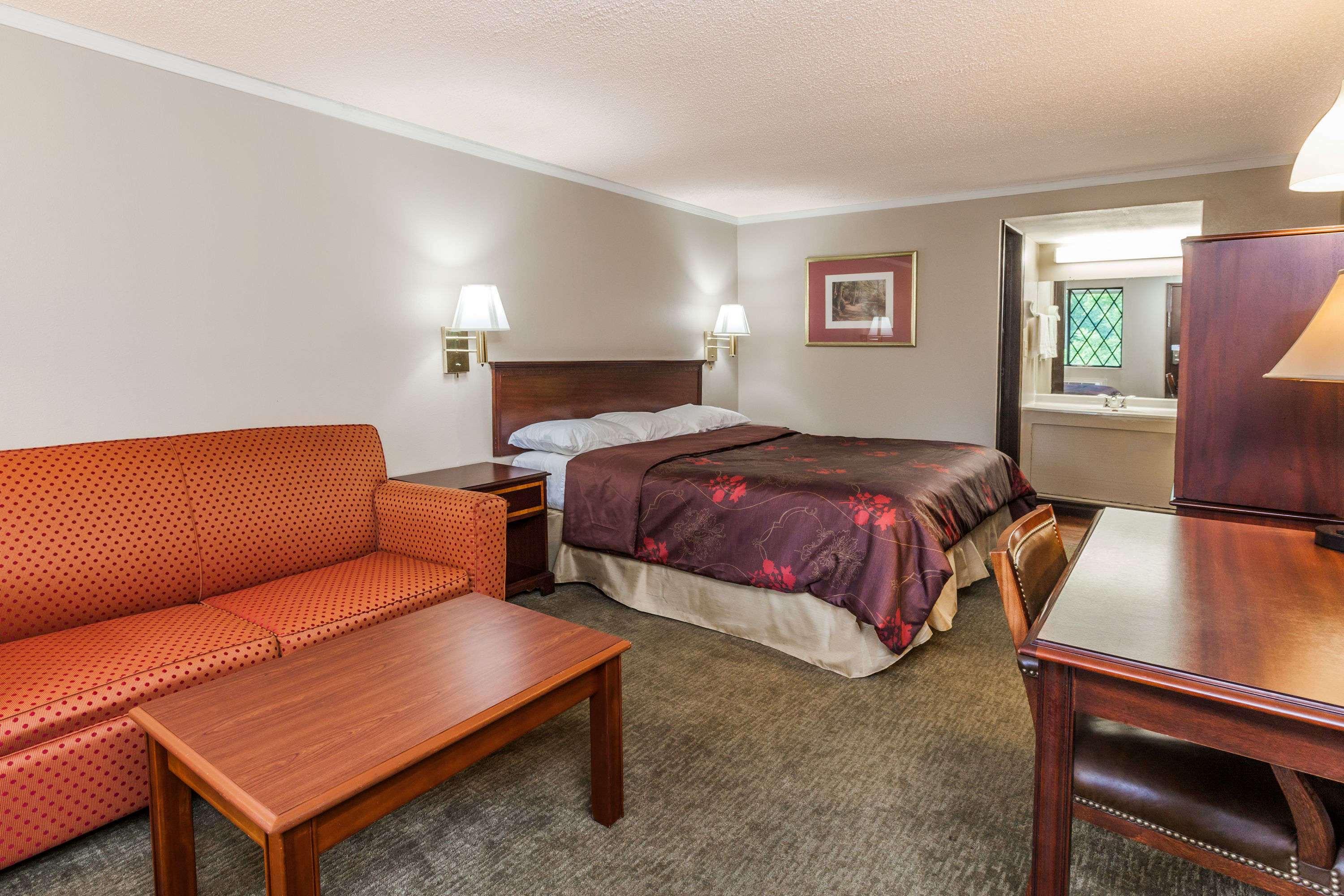 Knights Inn Detroit Area/Farmington Hills — photo 4