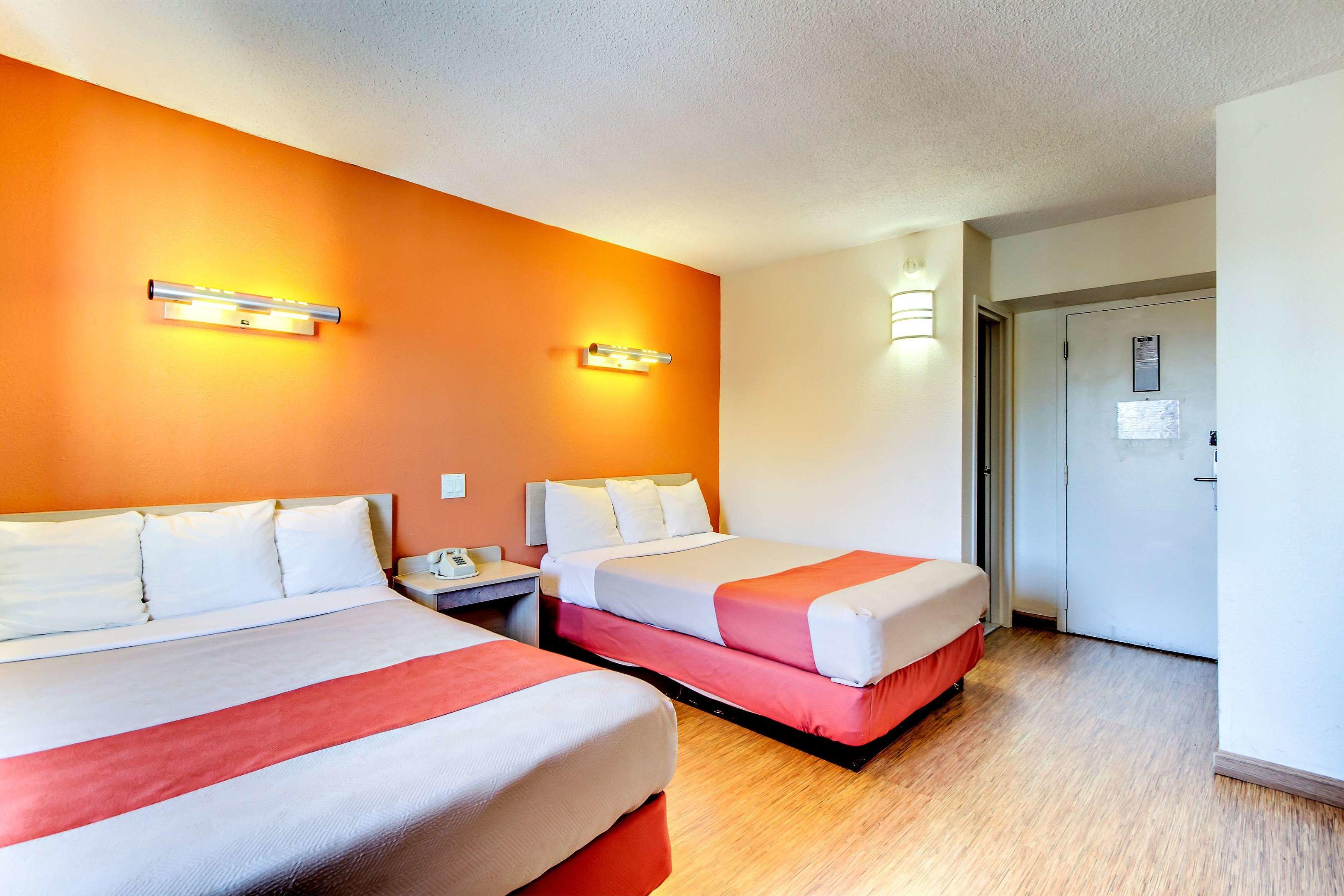 Motel 6 Washington — photo 5