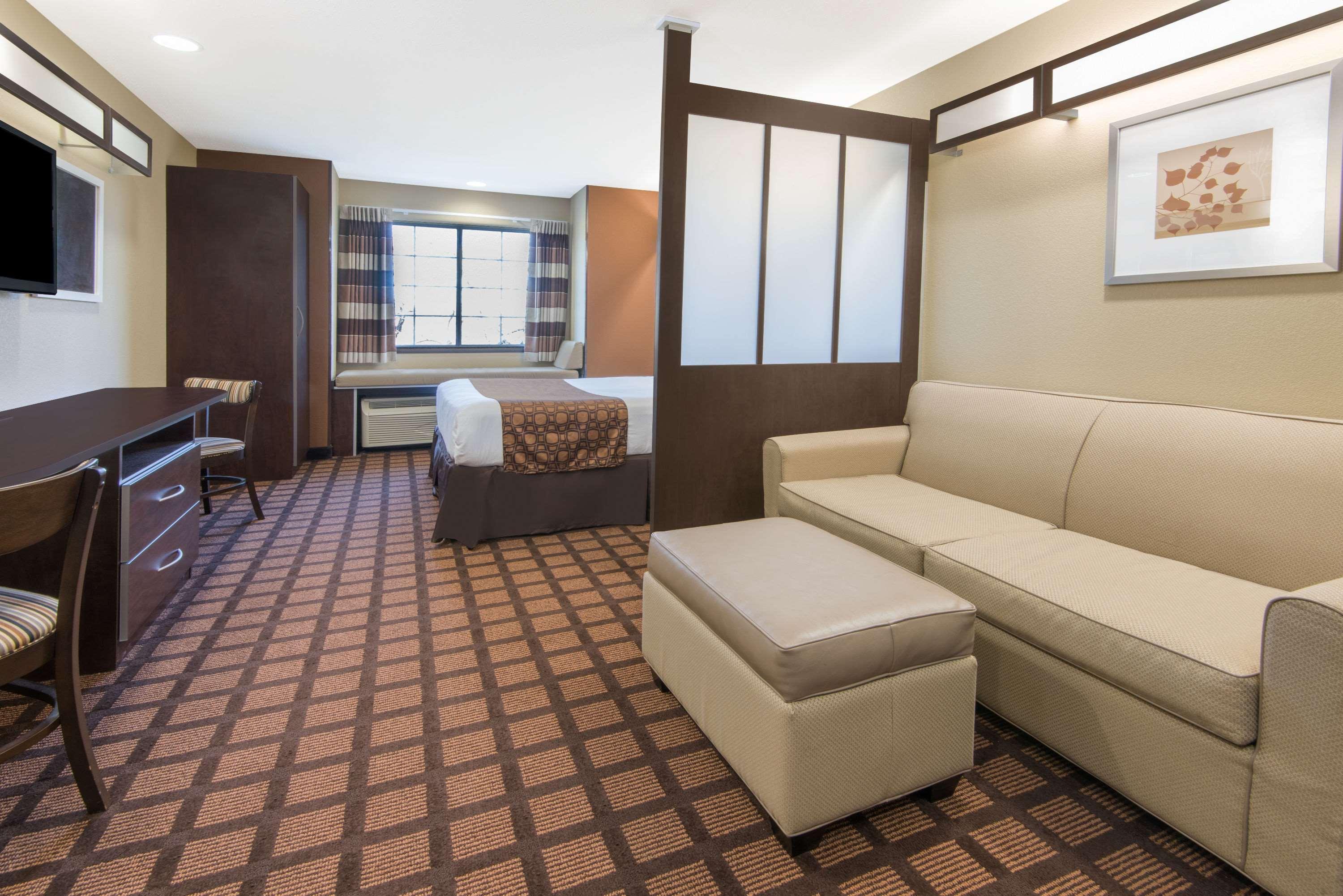 Microtel Inn & Suites by Wyndham North Canton — photo 3
