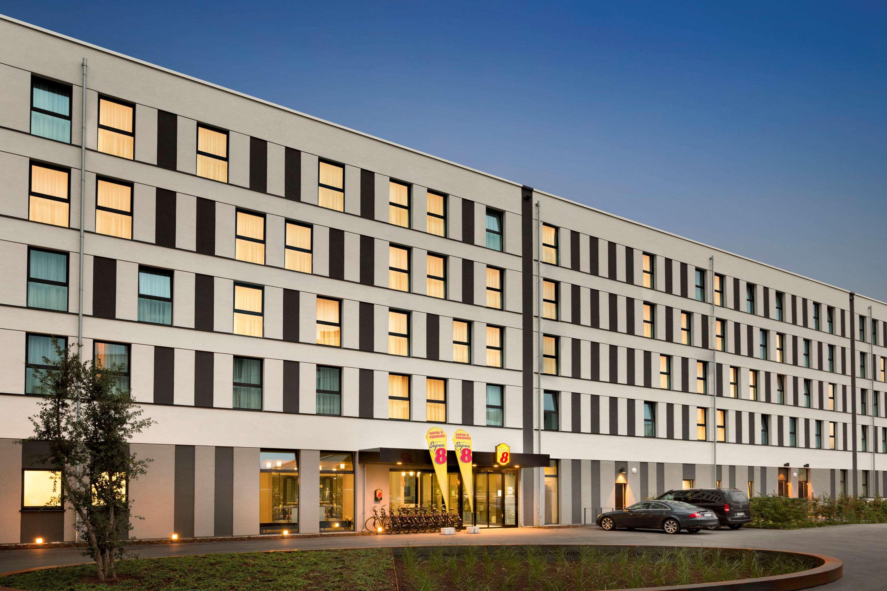 Super 8 by Wyndham Freiburg — photo 3