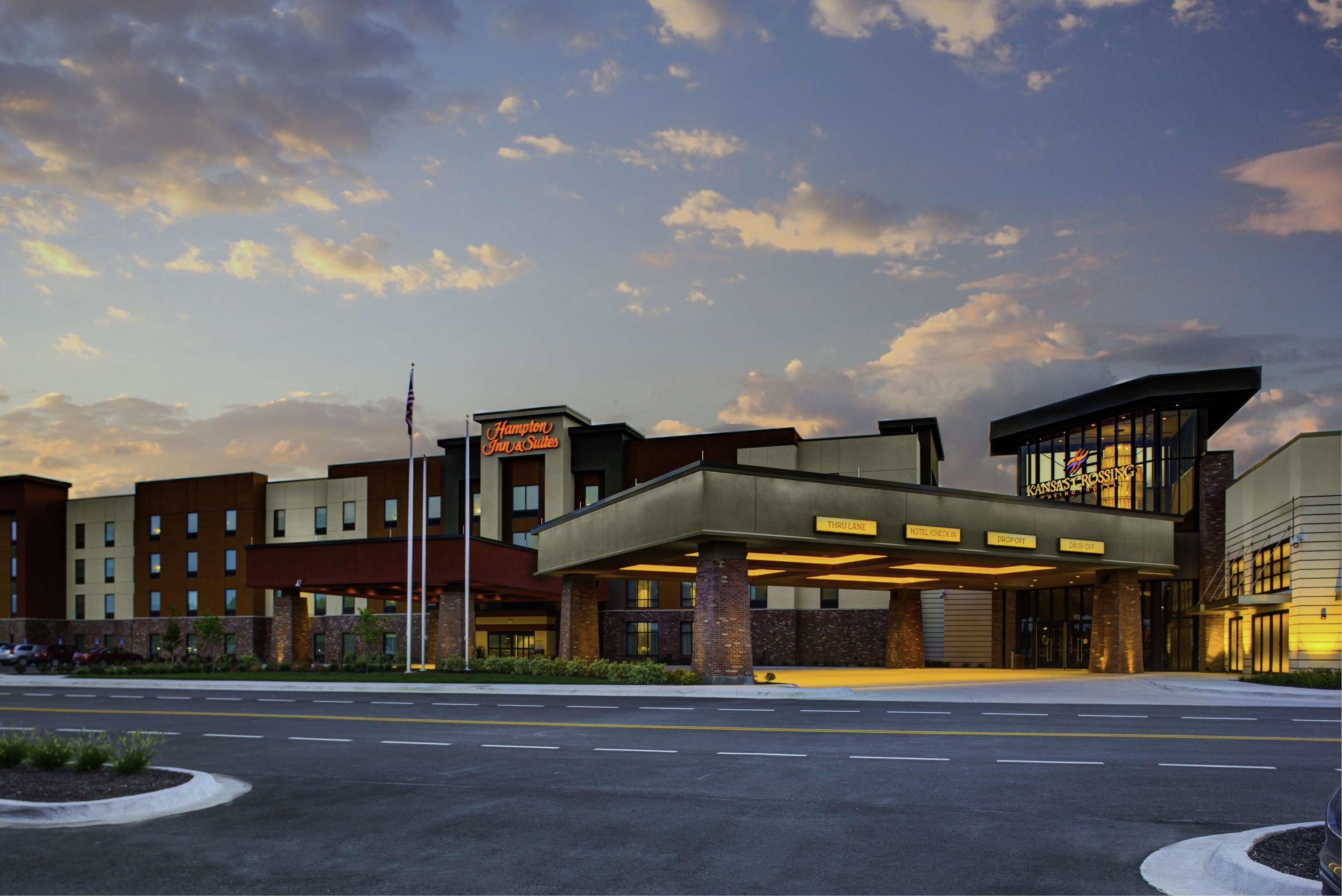 Hampton Inn & Suites Pittsburg Kansas Crossing — photo 3
