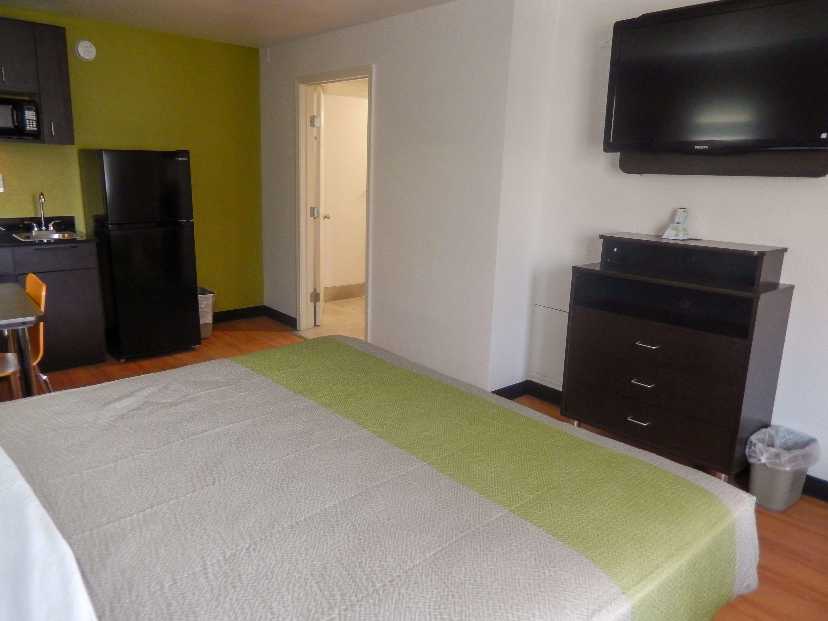 Studio 6 Houston, TX - Intercontinental Airport South — photo 5