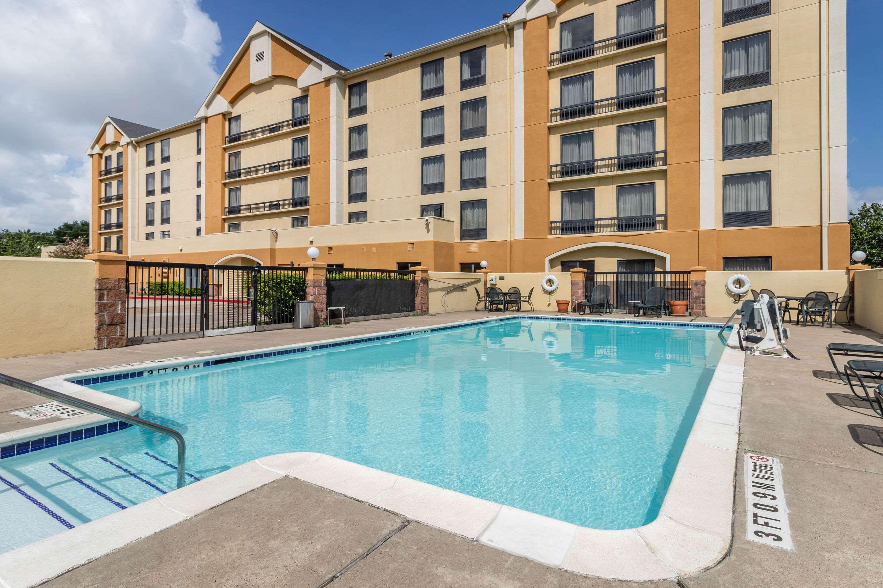Comfort Inn Hwy 290/NW — photo 4