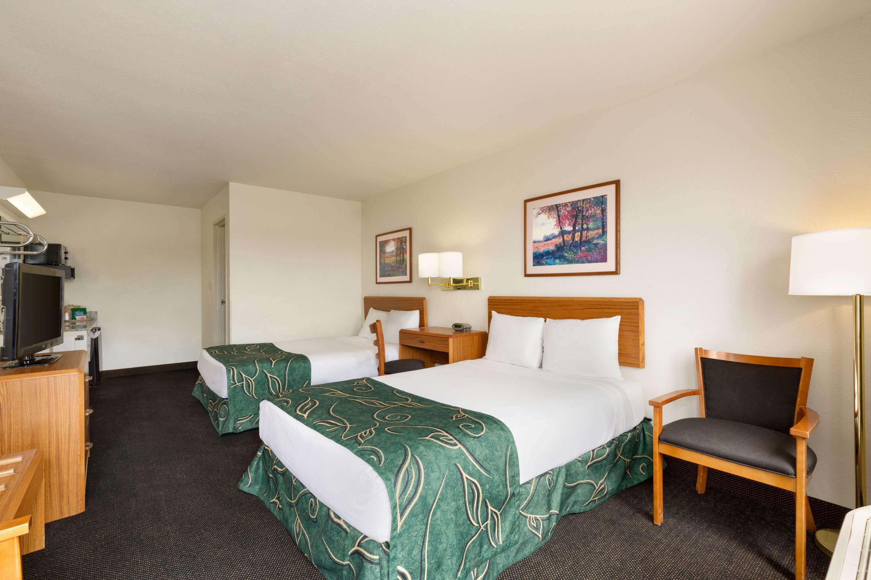 Travelodge by Wyndham Sharon Springs — photo 4