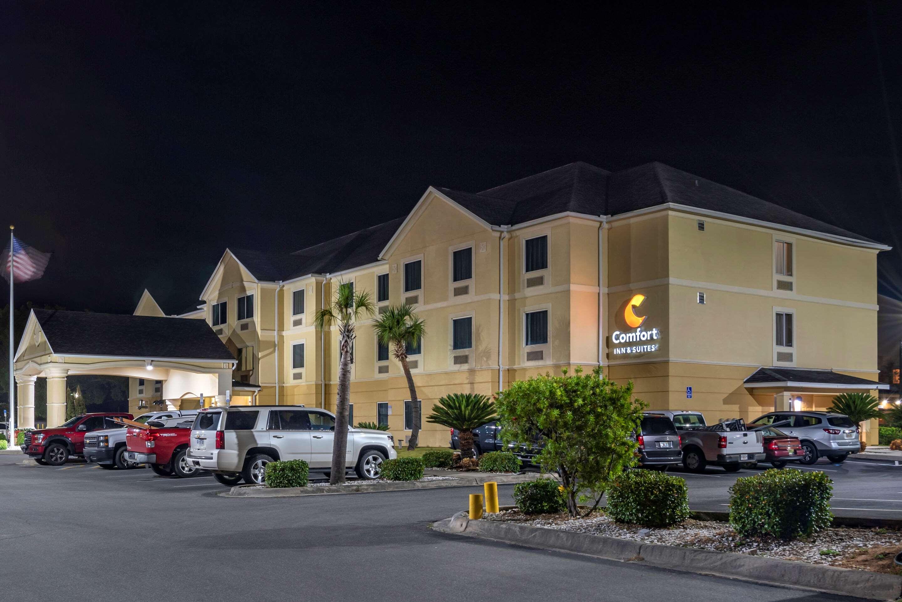 Comfort Inn & Suites — photo 4