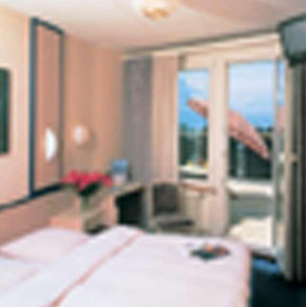 Crystal — photo 3