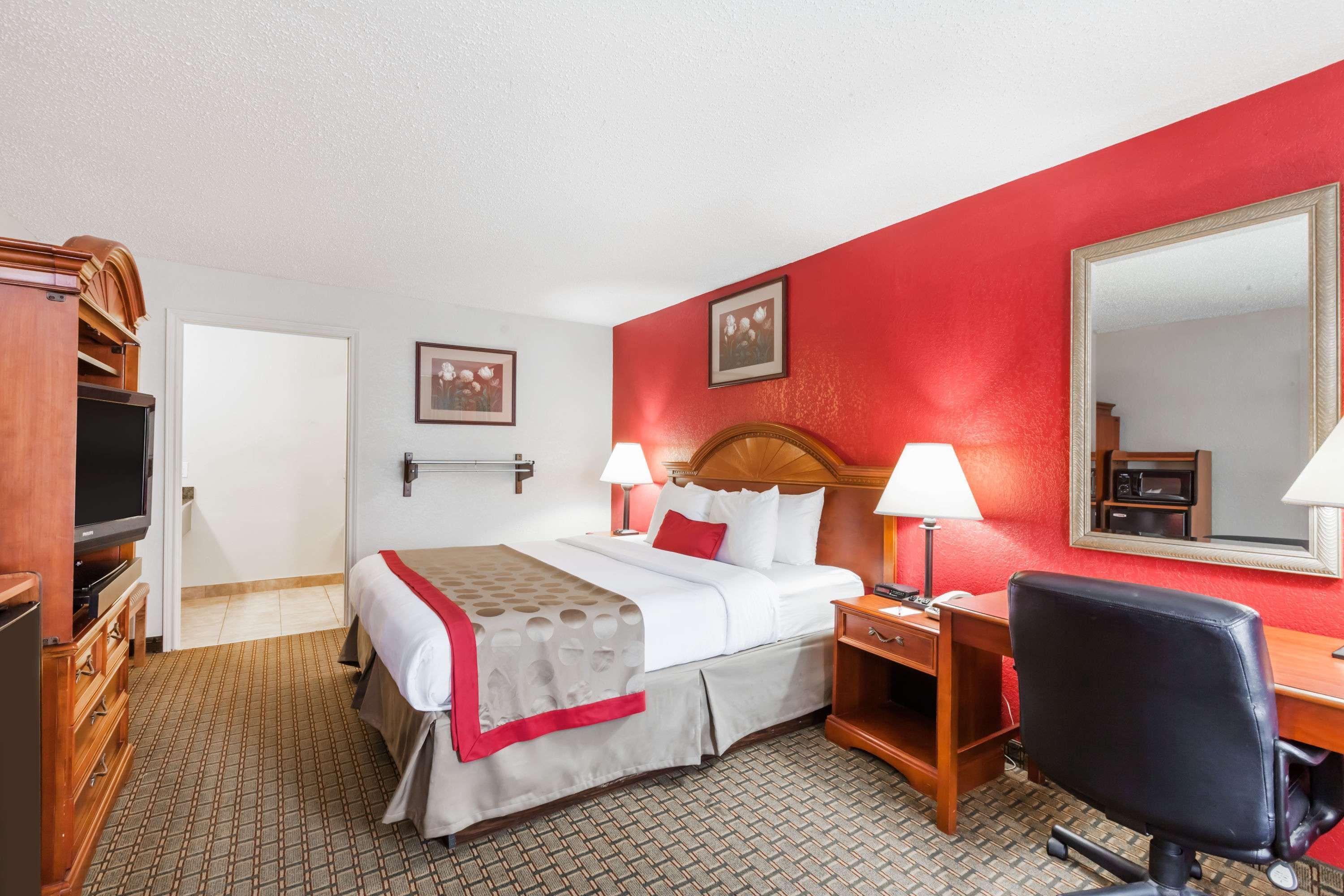 Ramada by Wyndham New Iberia — photo 4