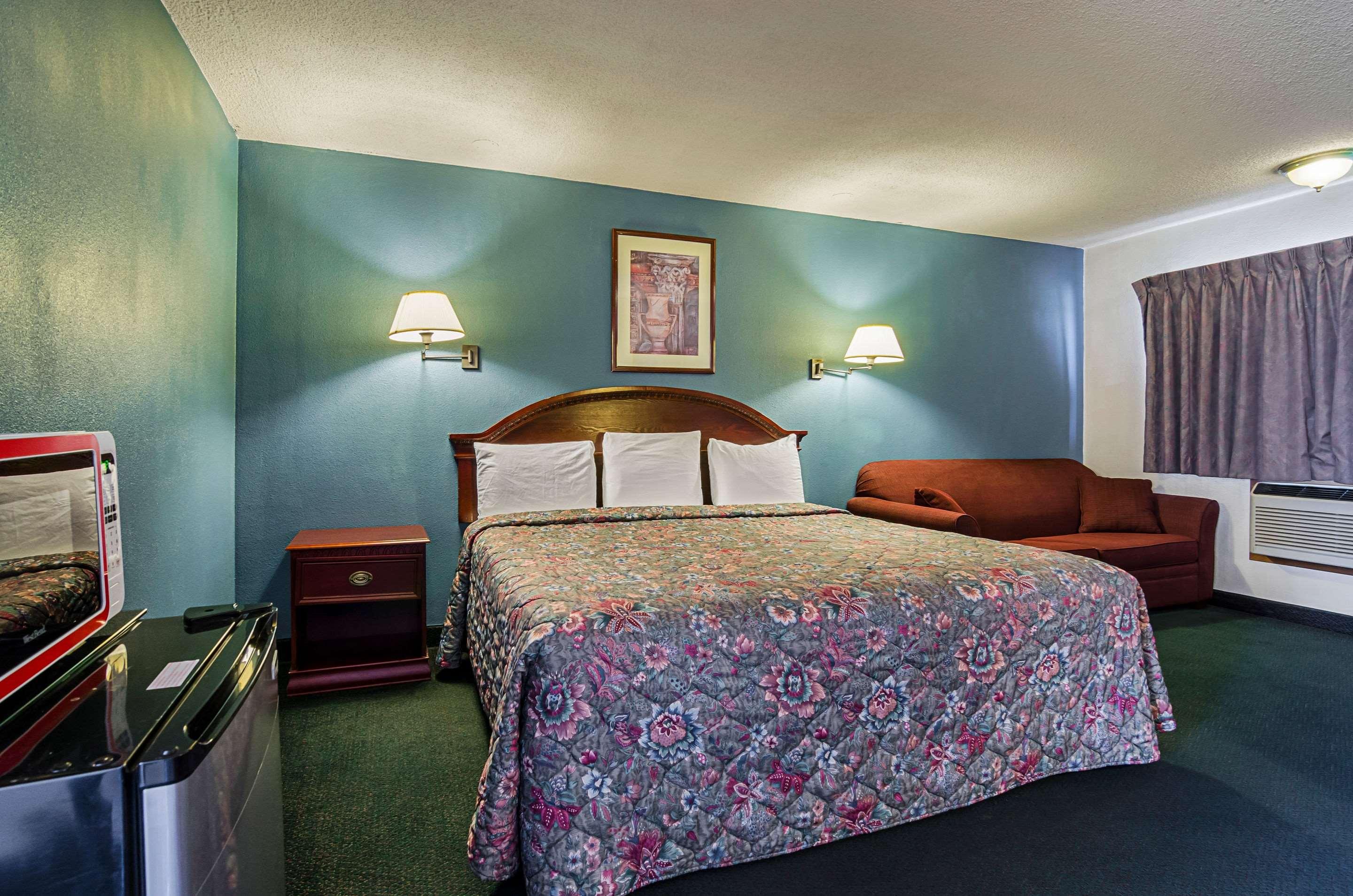 Econo Lodge — photo 5