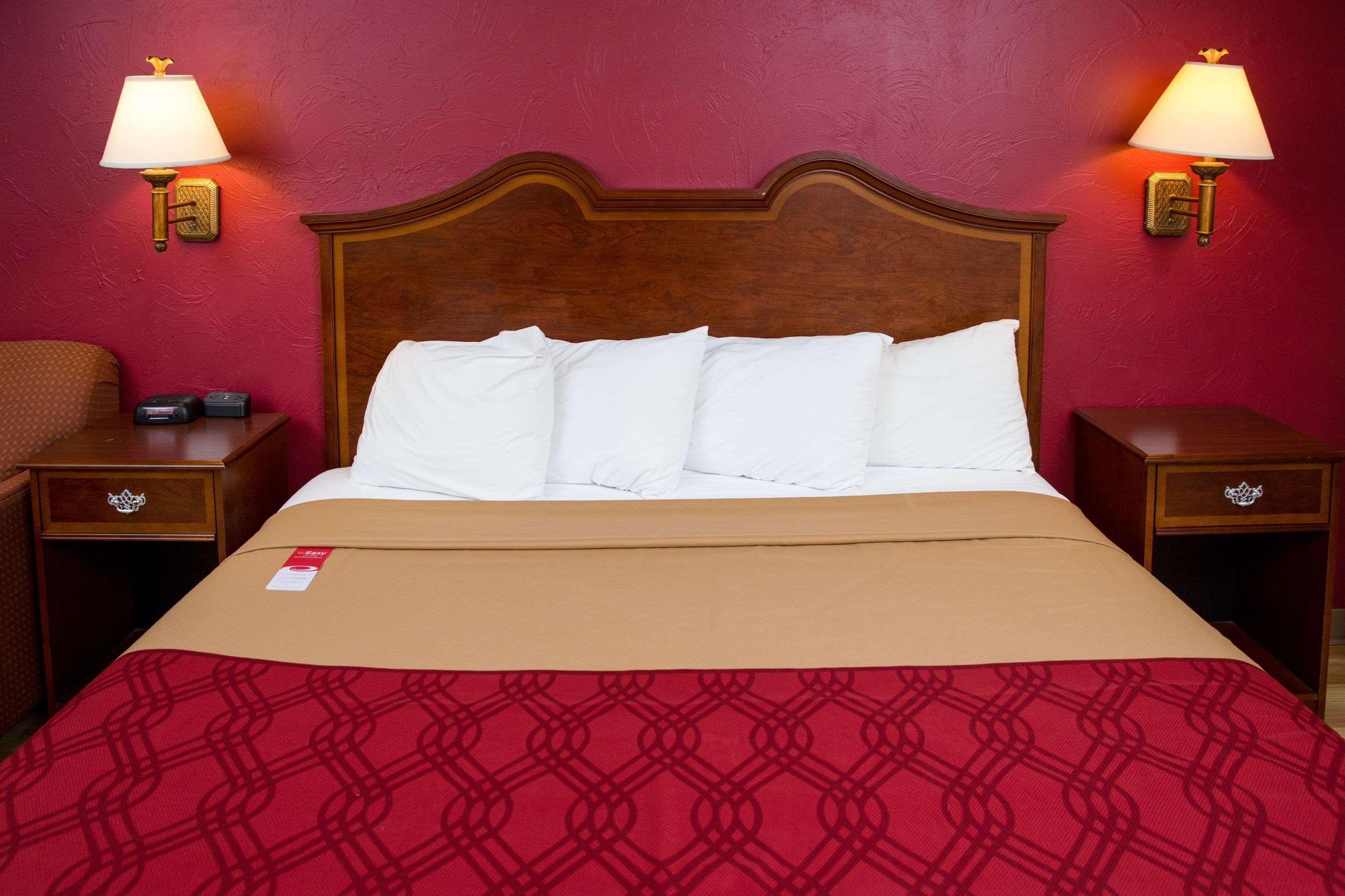 Econo Lodge Sturbridge — photo 4