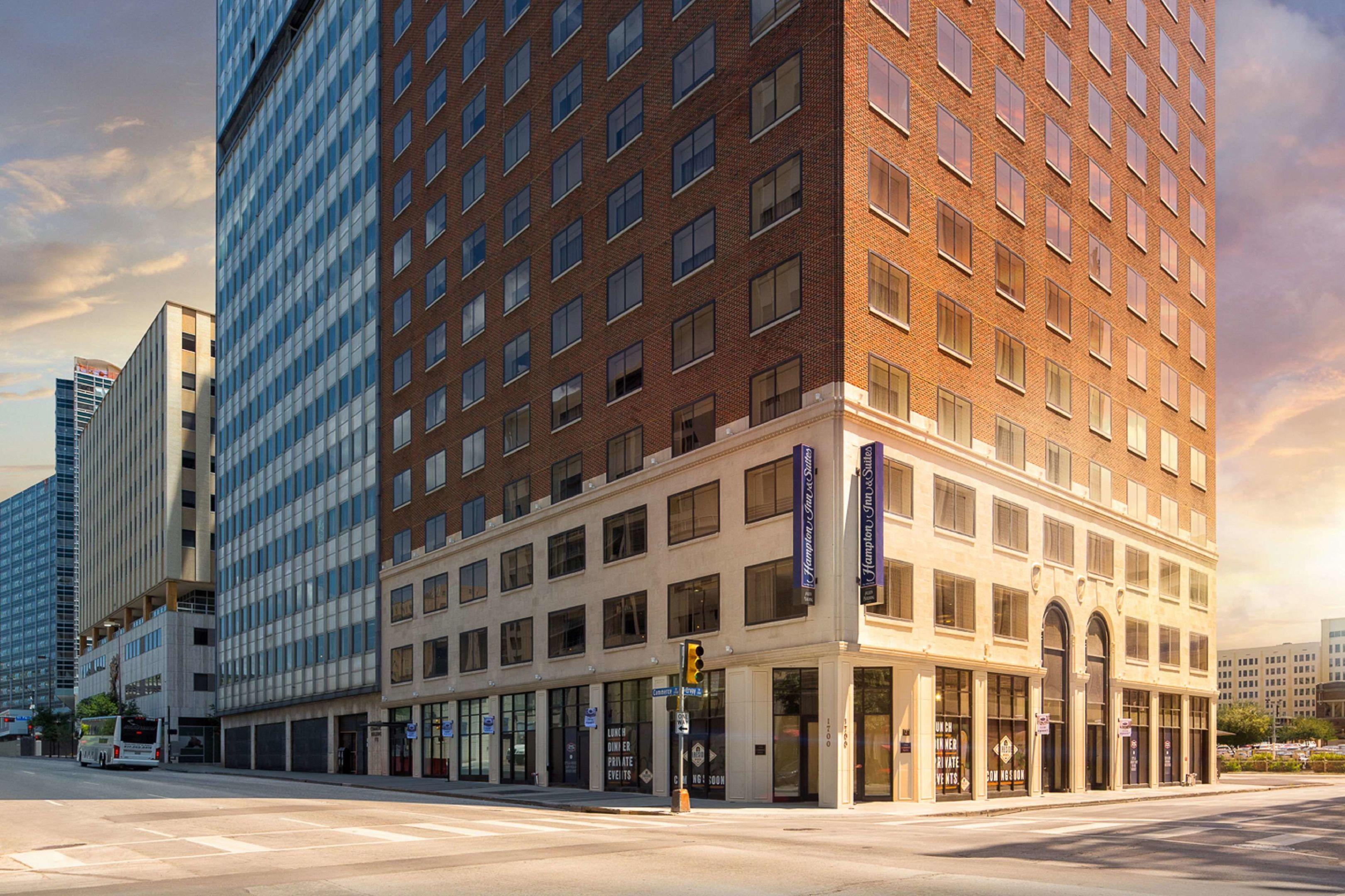 Hampton Inn & Suites Dallas Downtown — photo 4