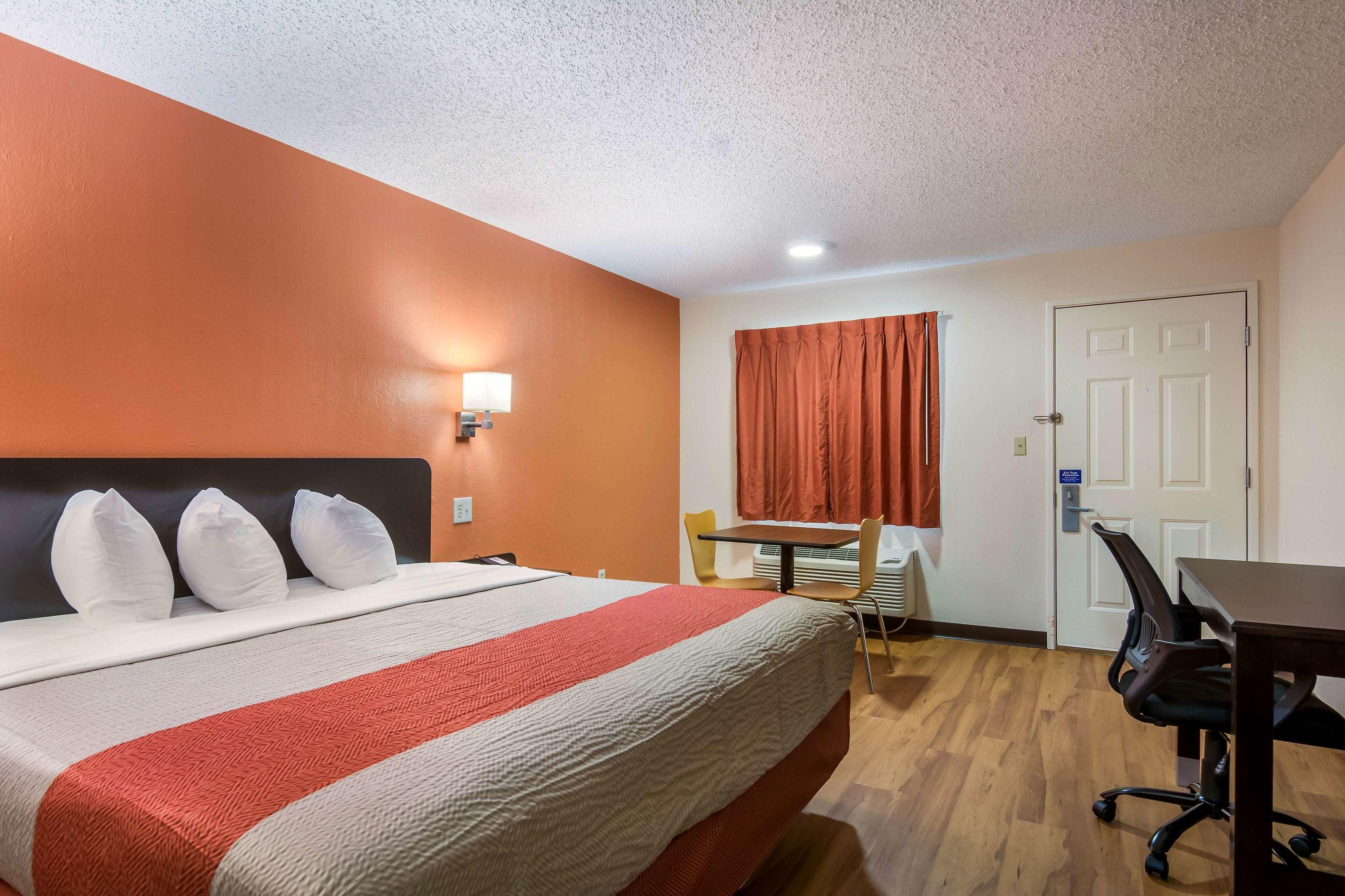 Motel 6 Winnie TX — photo 4