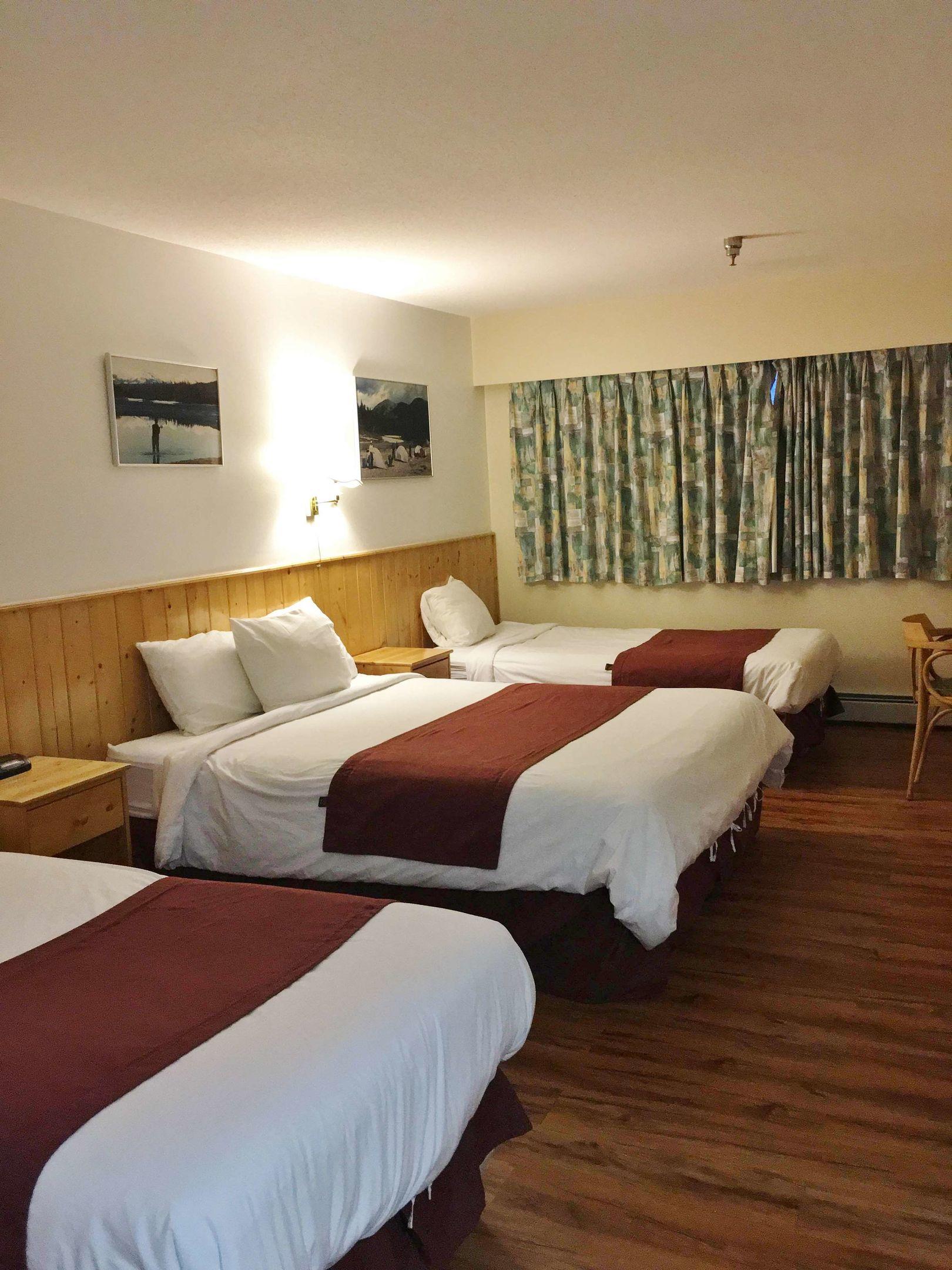 Canadas Best Value Inn- River View Hotel — photo 4