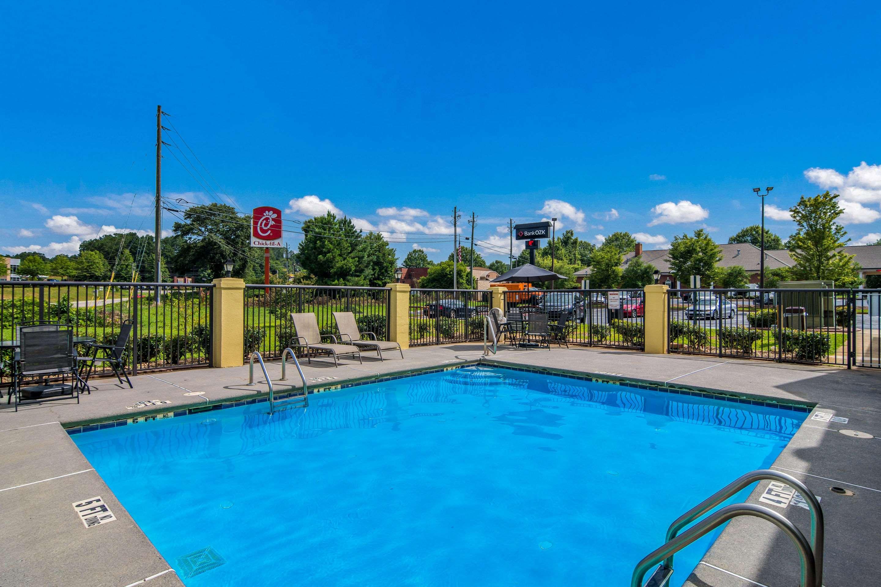 Quality Inn & Suites Canton — photo 5
