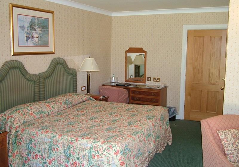 Macdonald Elmers Court Hotel & Resort — photo 4