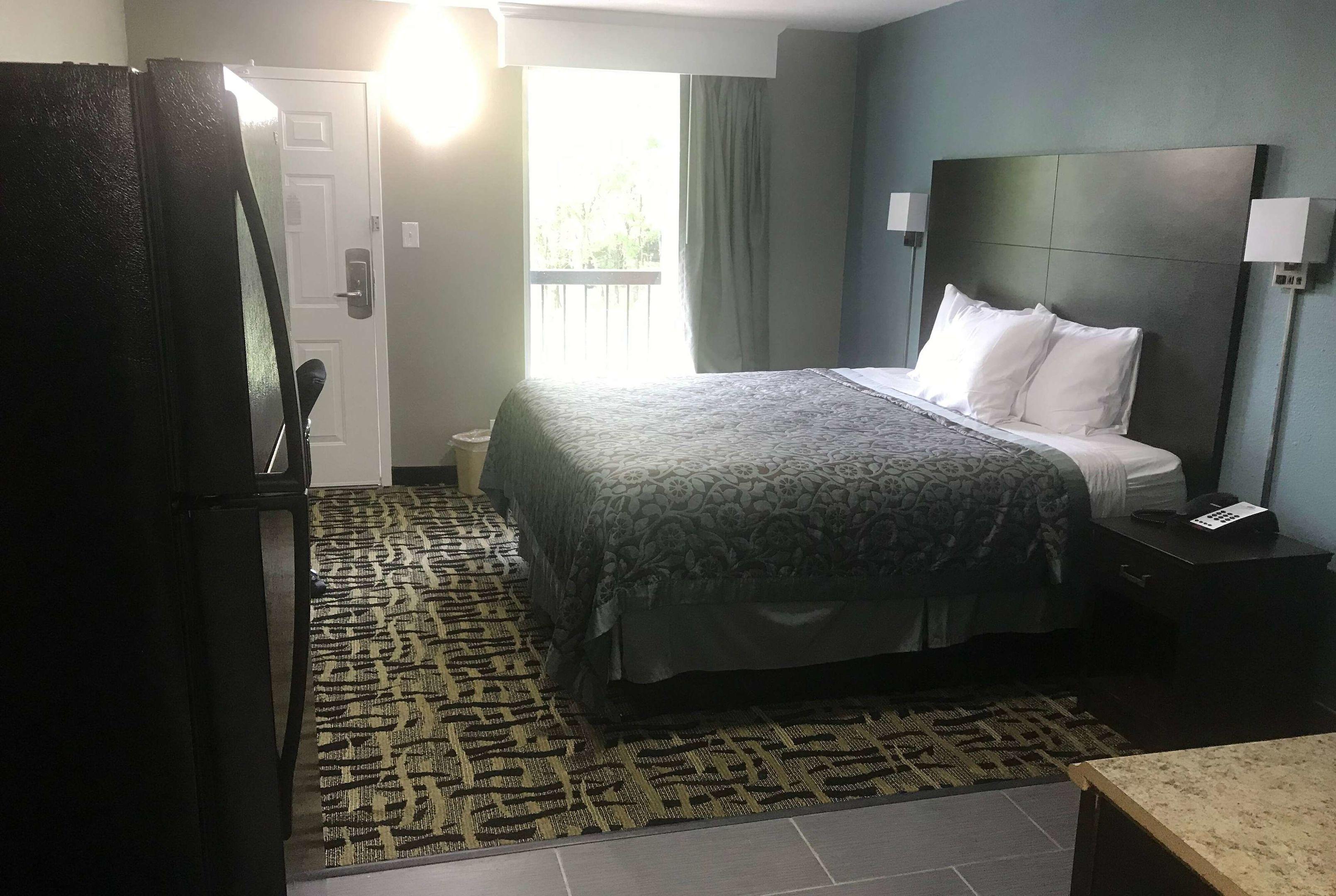 Days Inn & Suites Collierville/Germantown/East Memphis — photo 5
