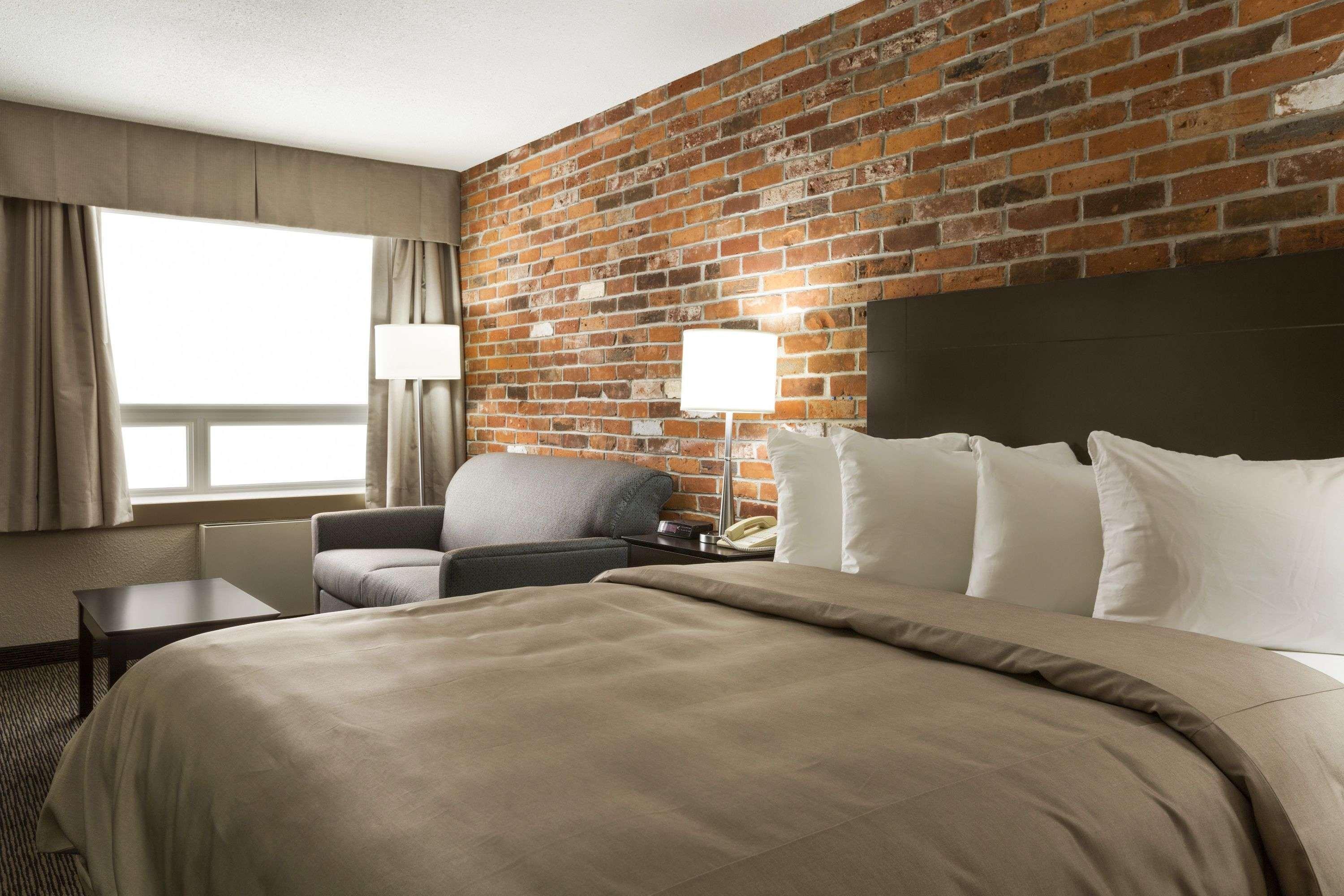 Super 8 by Wyndham Timmins ON — photo 4