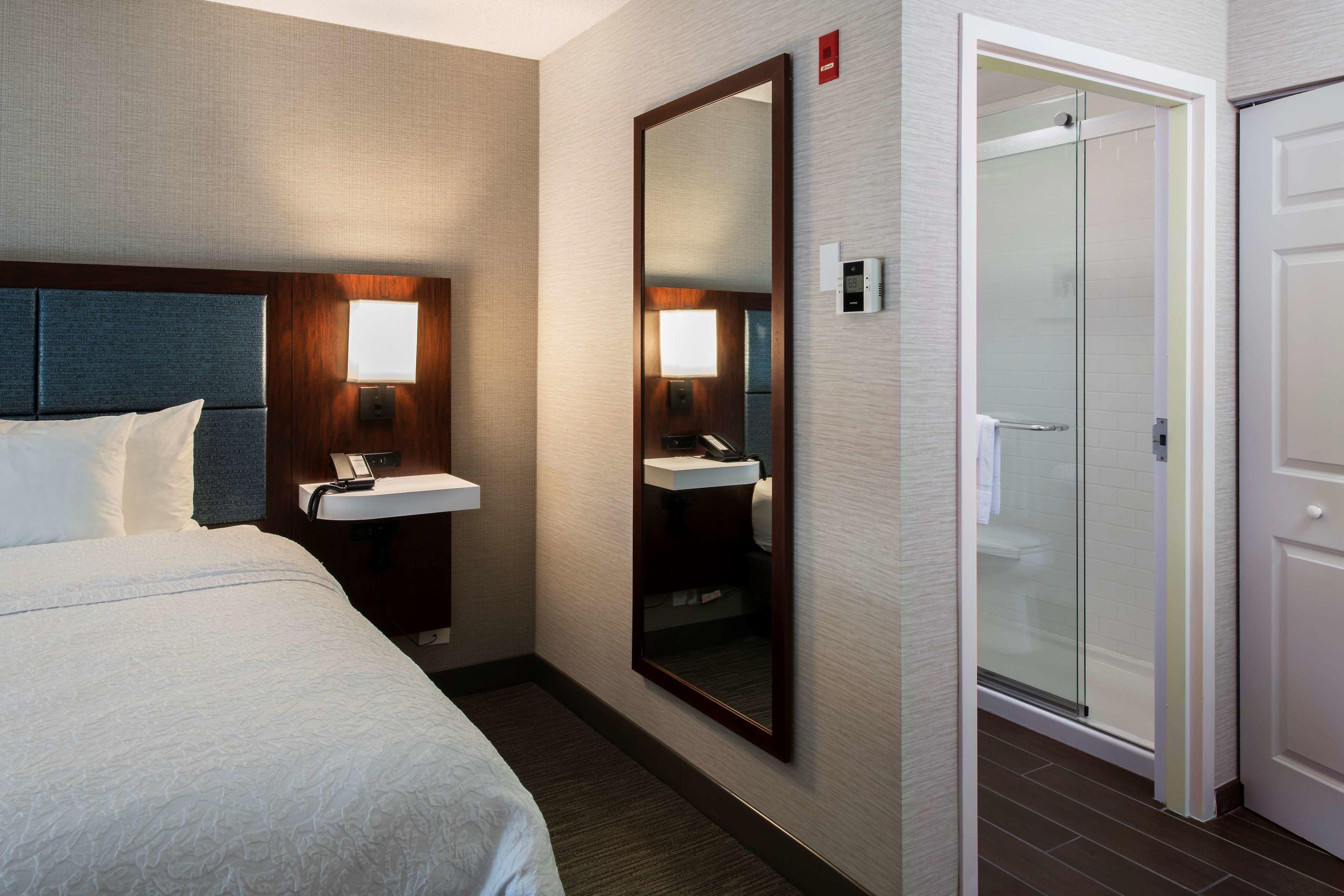 Hampton Inn & Suites Lincolnshire — photo 4